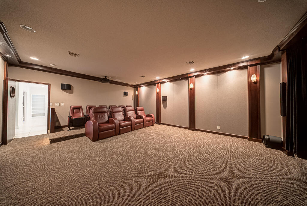 PINEWOOD OF WELLINGTON - Residential