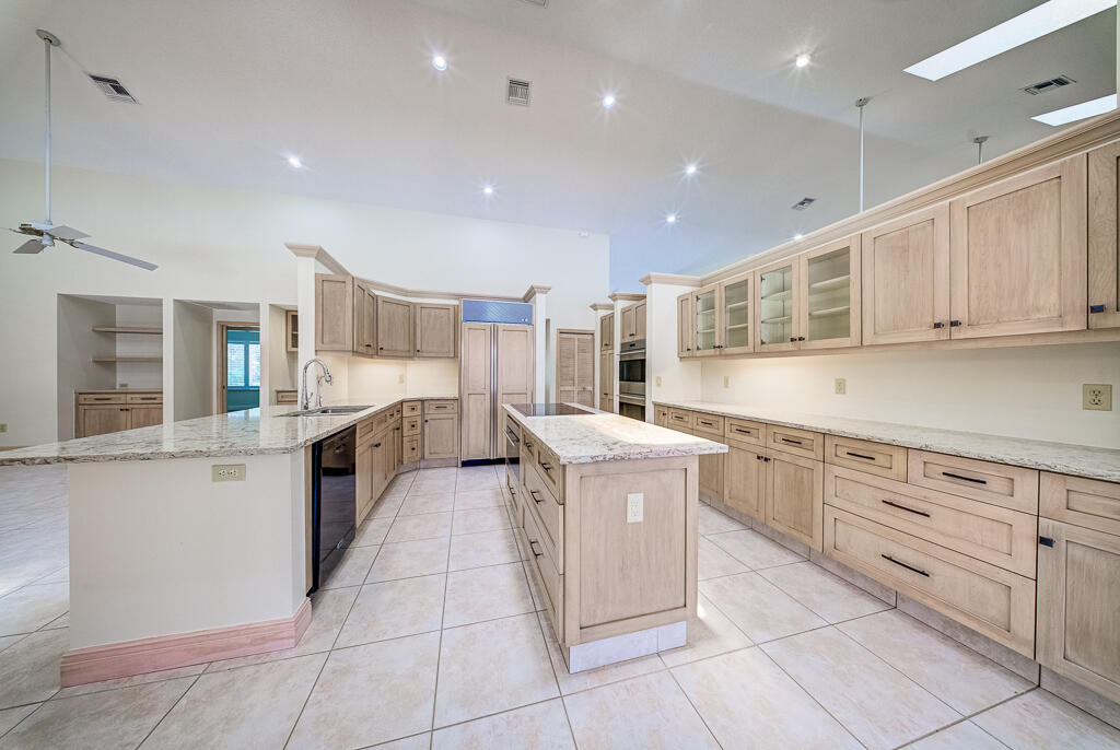 PINEWOOD OF WELLINGTON - Residential