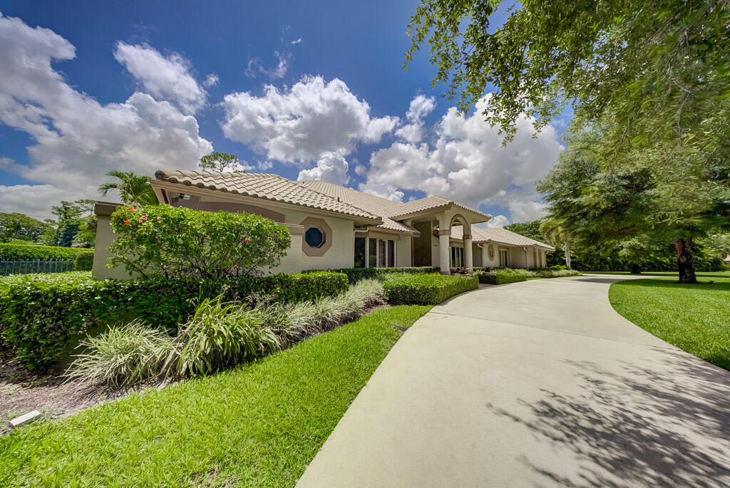 PINEWOOD OF WELLINGTON - Residential
