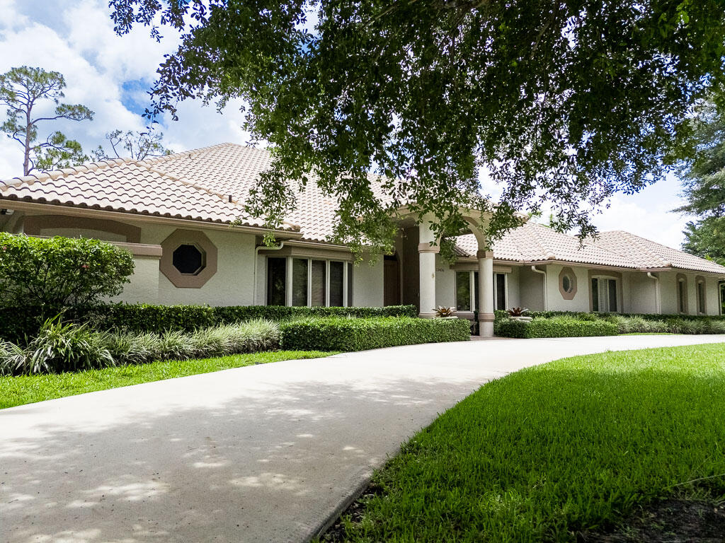 PINEWOOD OF WELLINGTON - Residential