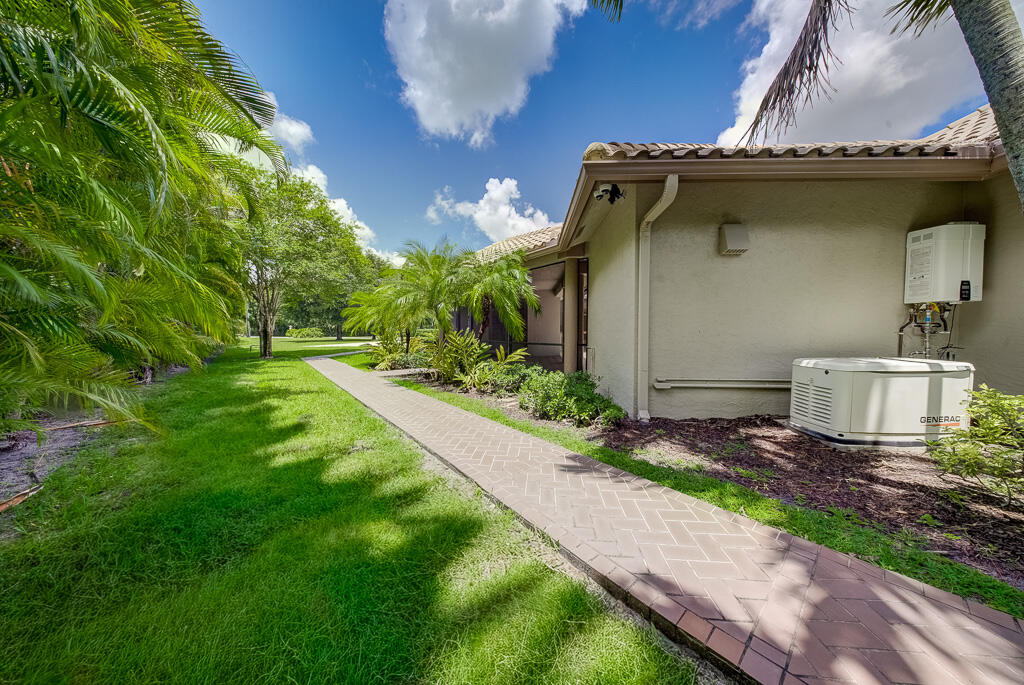PINEWOOD OF WELLINGTON - Residential