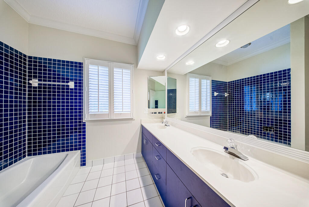 PINEWOOD OF WELLINGTON - Residential