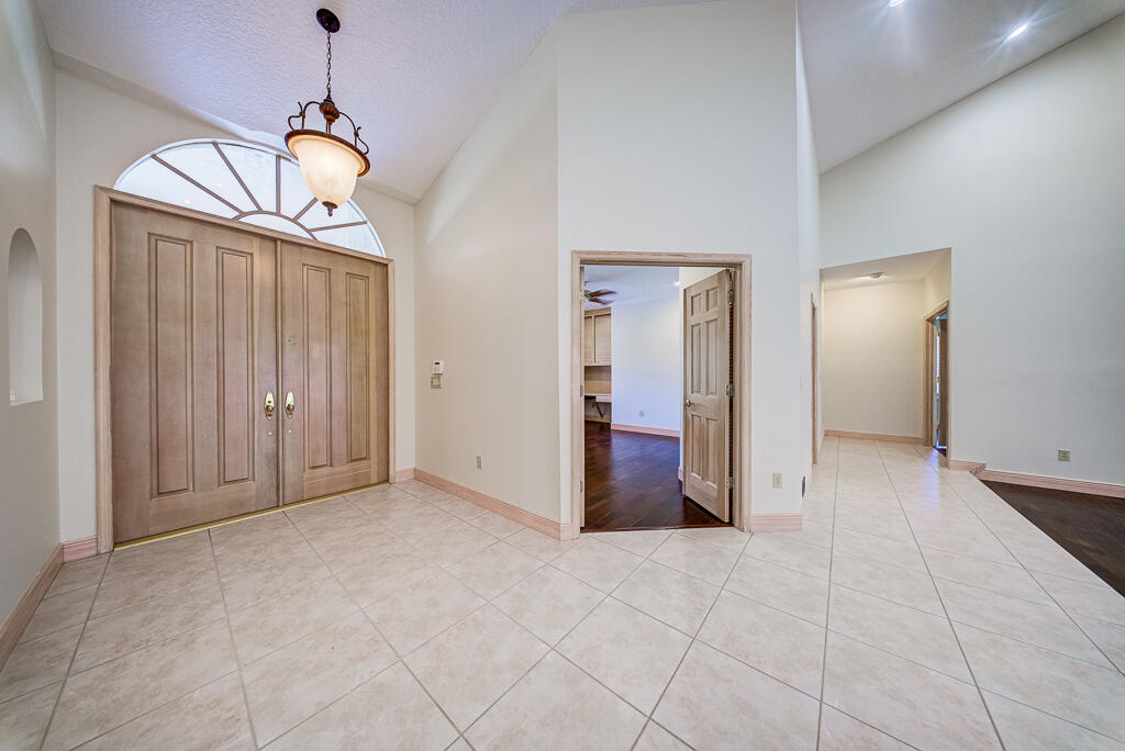 PINEWOOD OF WELLINGTON - Residential