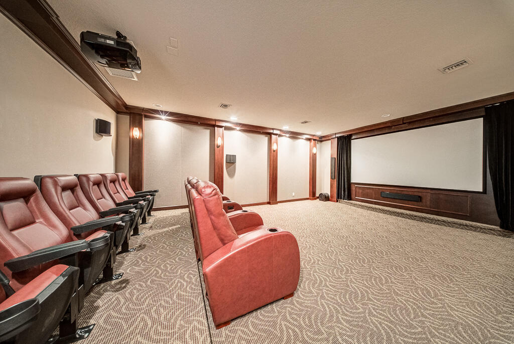 PINEWOOD OF WELLINGTON - Residential