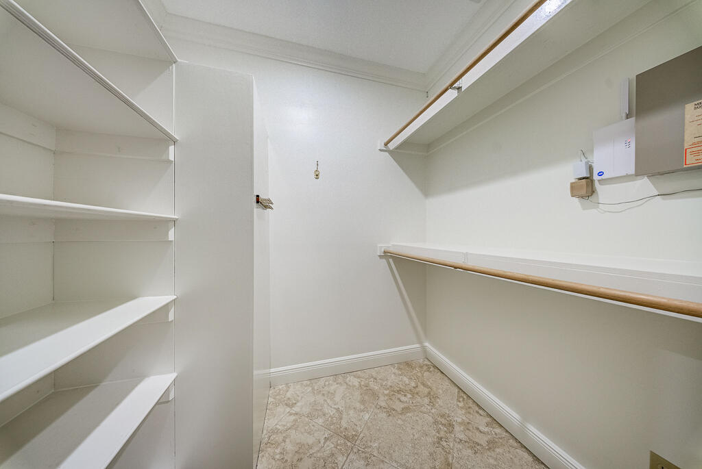 PINEWOOD OF WELLINGTON - Residential