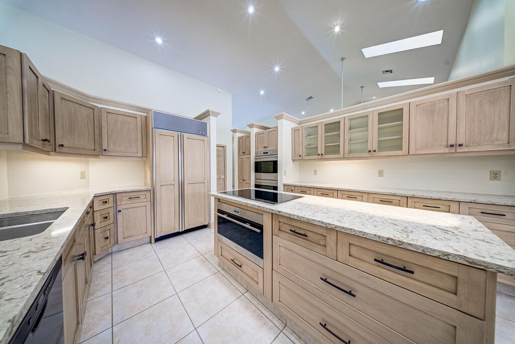 PINEWOOD OF WELLINGTON - Residential