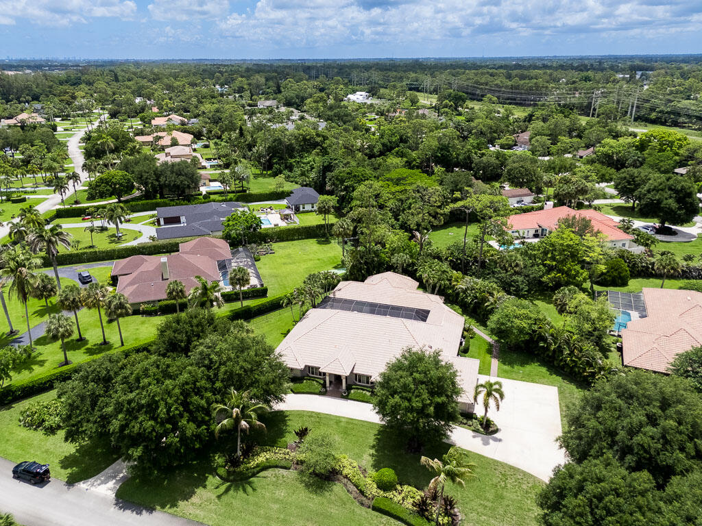 PINEWOOD OF WELLINGTON - Residential