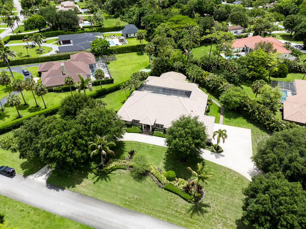PINEWOOD OF WELLINGTON - Residential