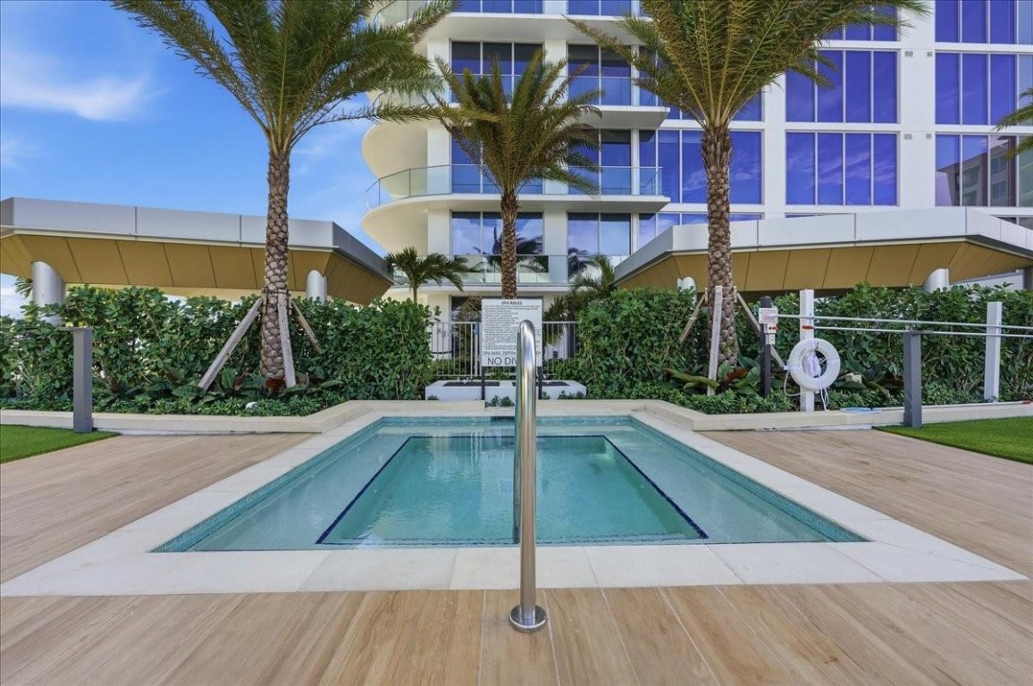 SELENE OCEANFRONT - Residential