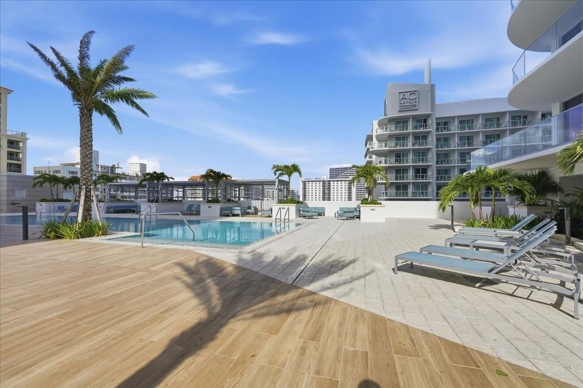 SELENE OCEANFRONT RESIDENCES - Residential