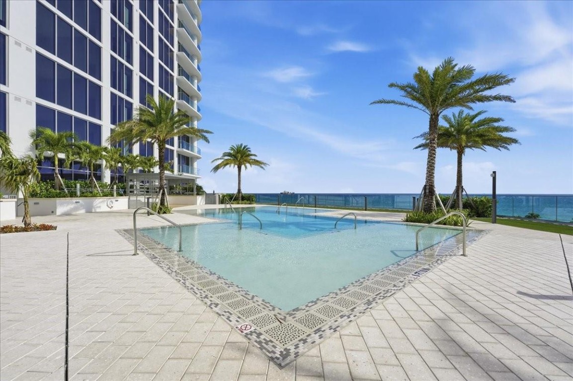 SELENE OCEANFRONT - Residential