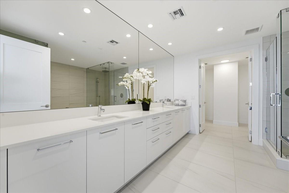 SELENE OCEANFRONT RESIDENCES - Residential