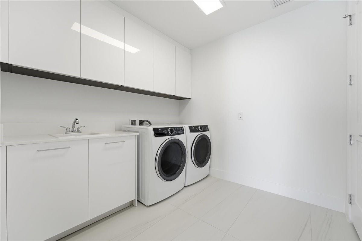 SELENE OCEANFRONT RESIDENCES - Residential