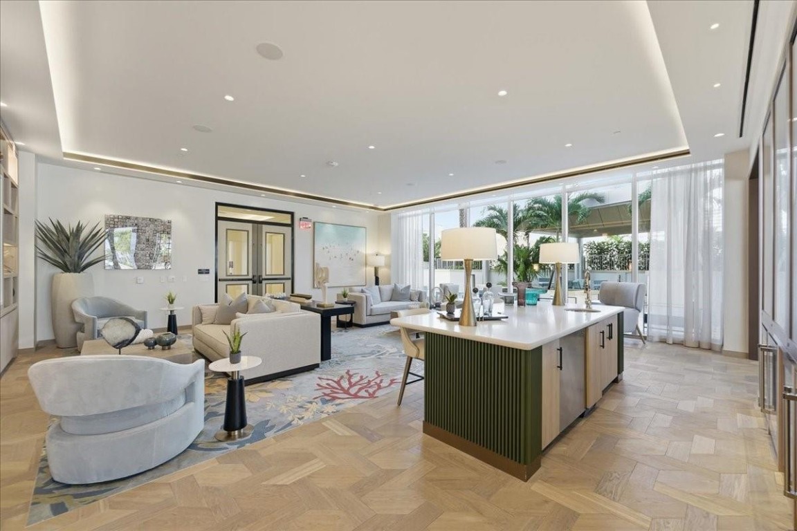 SELENE OCEANFRONT - Residential