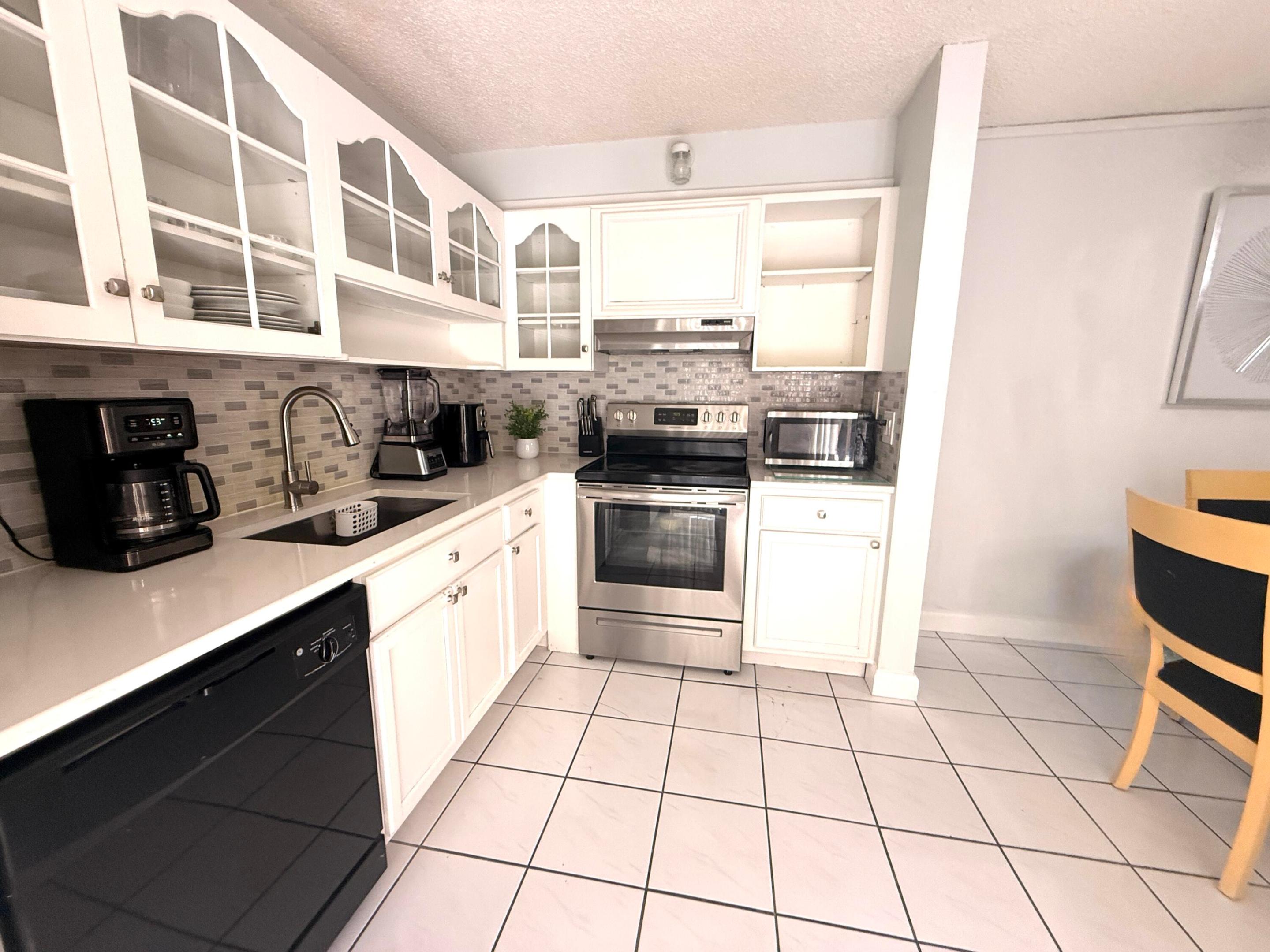 FOREST LAKES - Residential