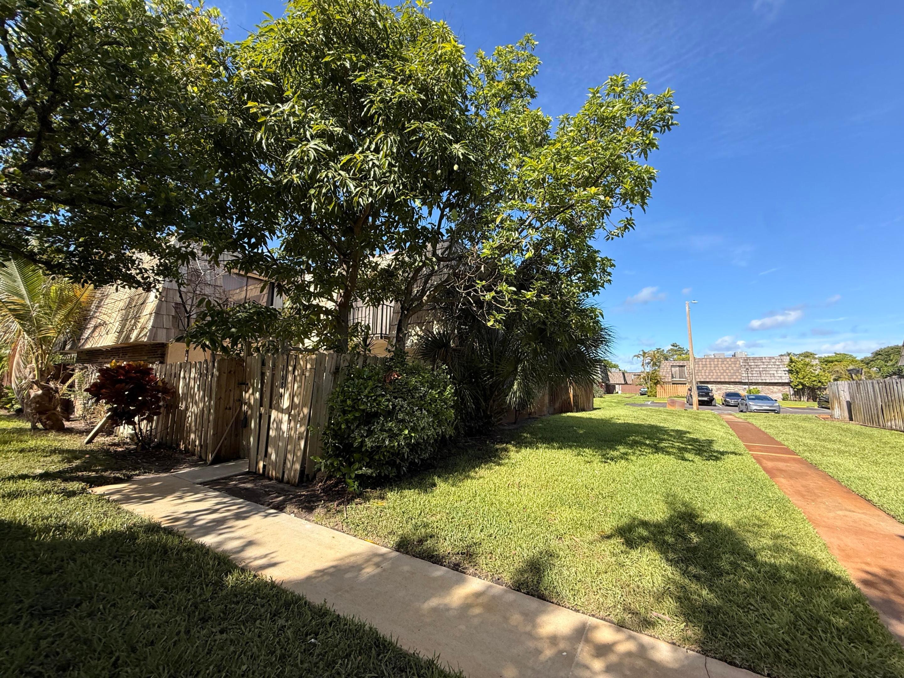 FOREST LAKES - Residential