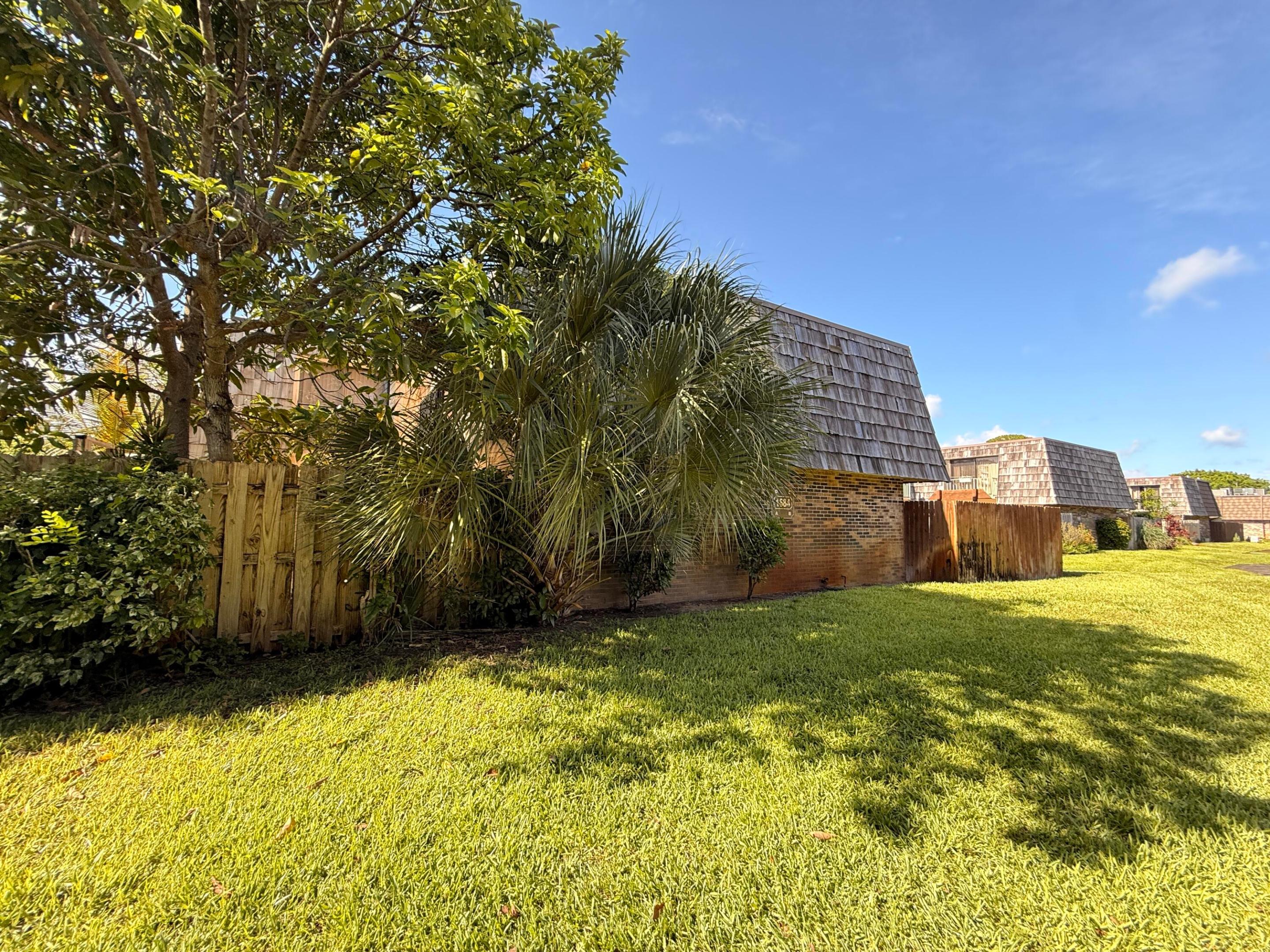 FOREST LAKES - Residential
