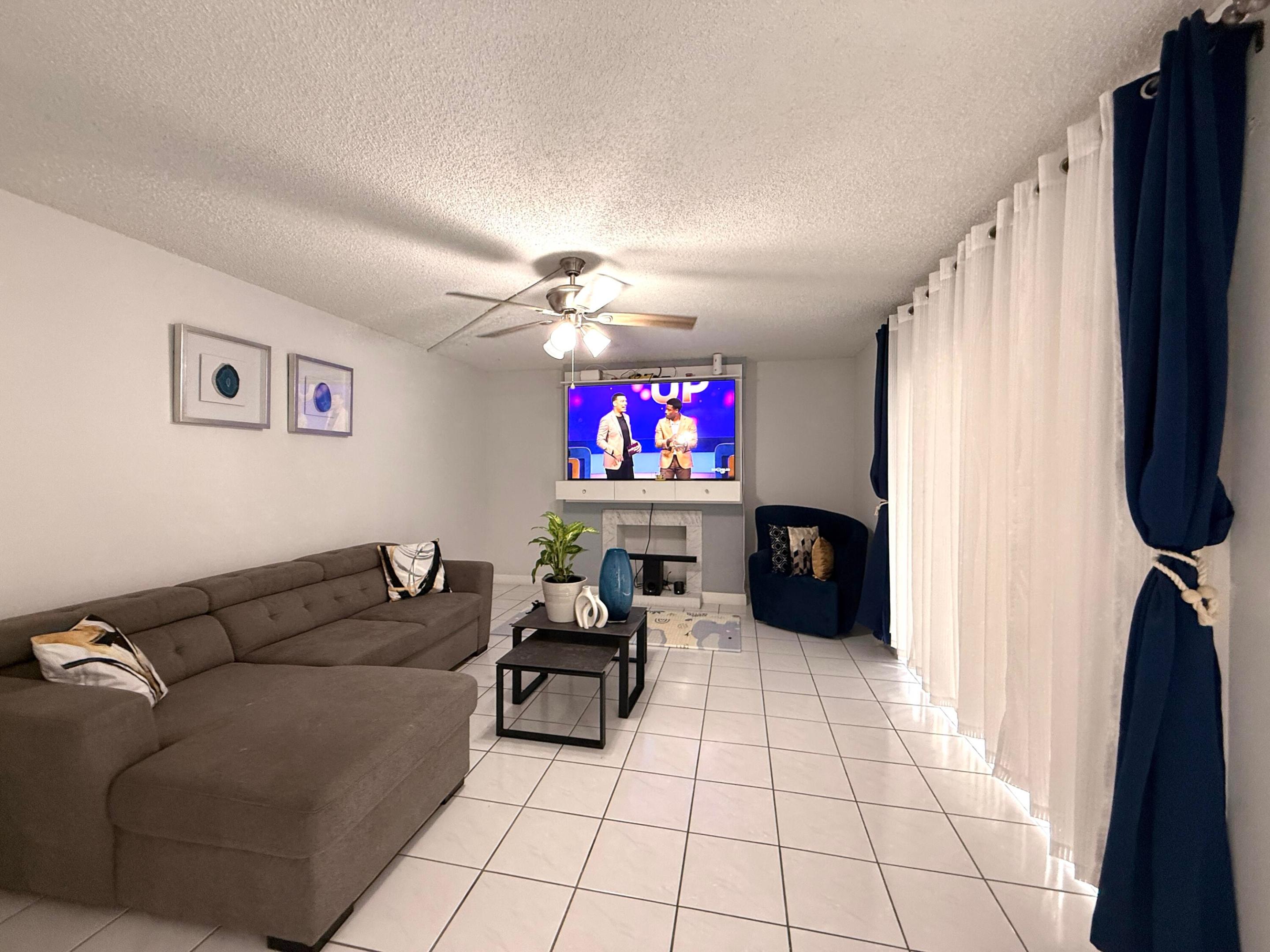FOREST LAKES - Residential