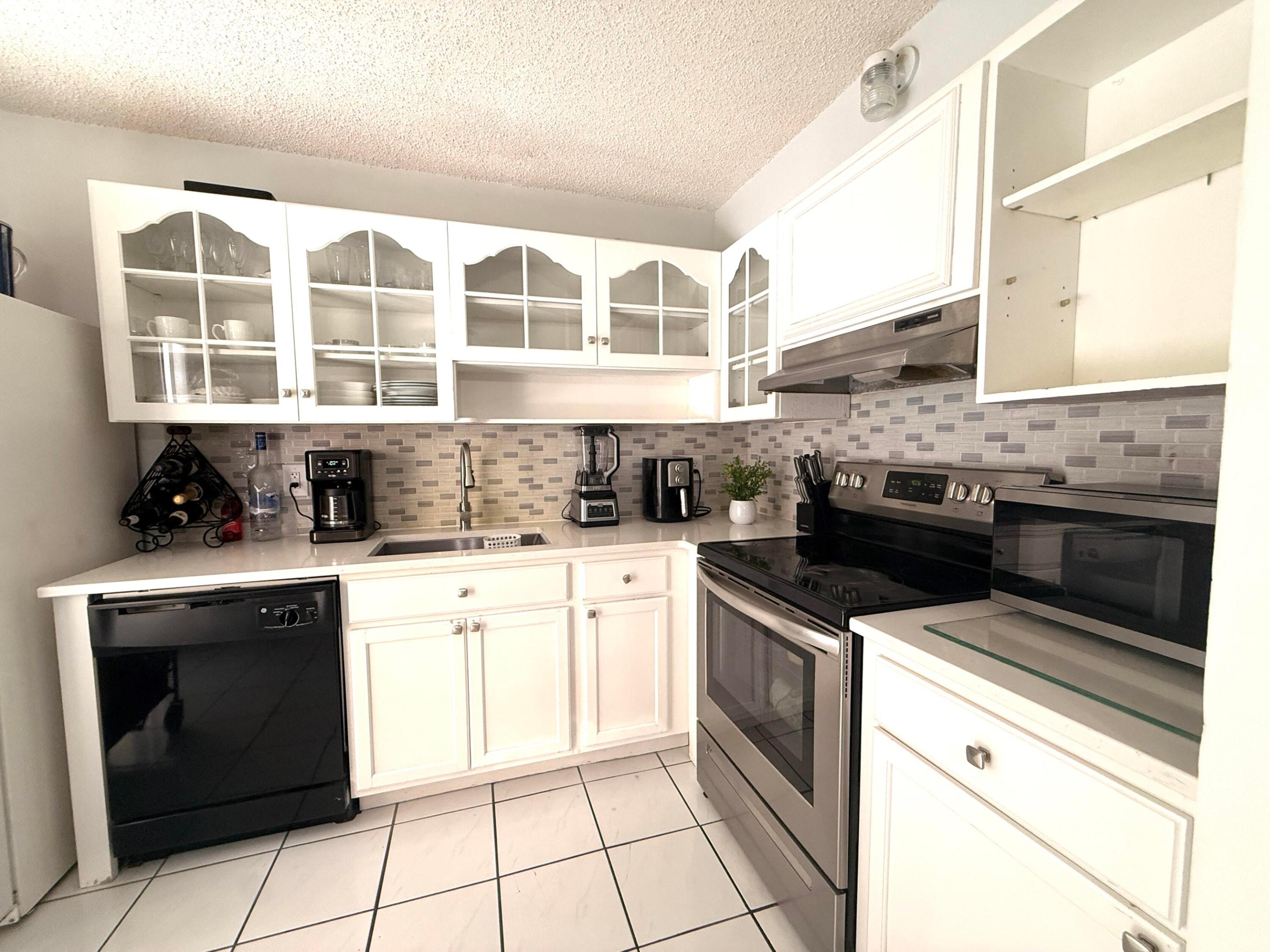 FOREST LAKES - Residential