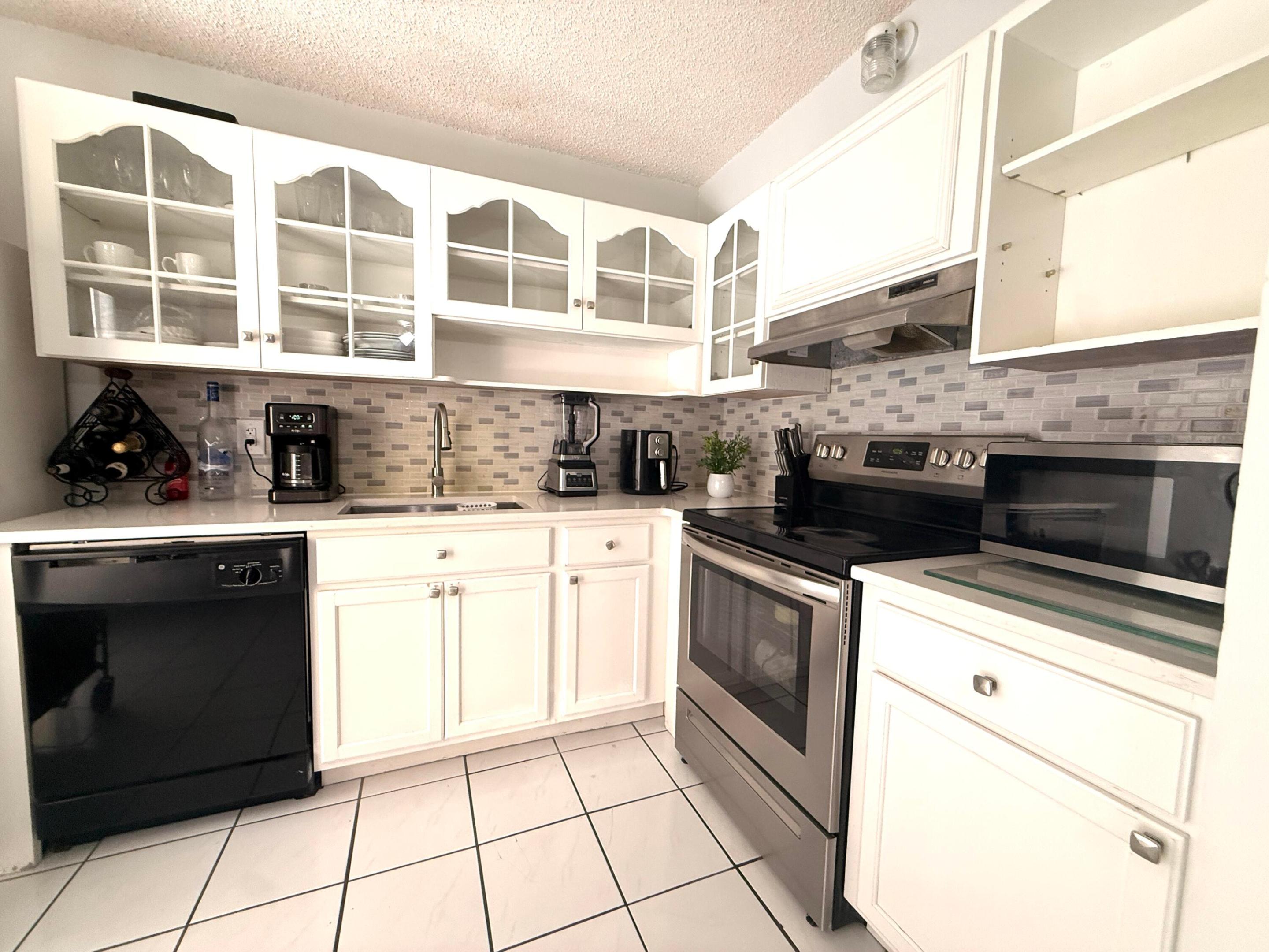 FOREST LAKES - Residential