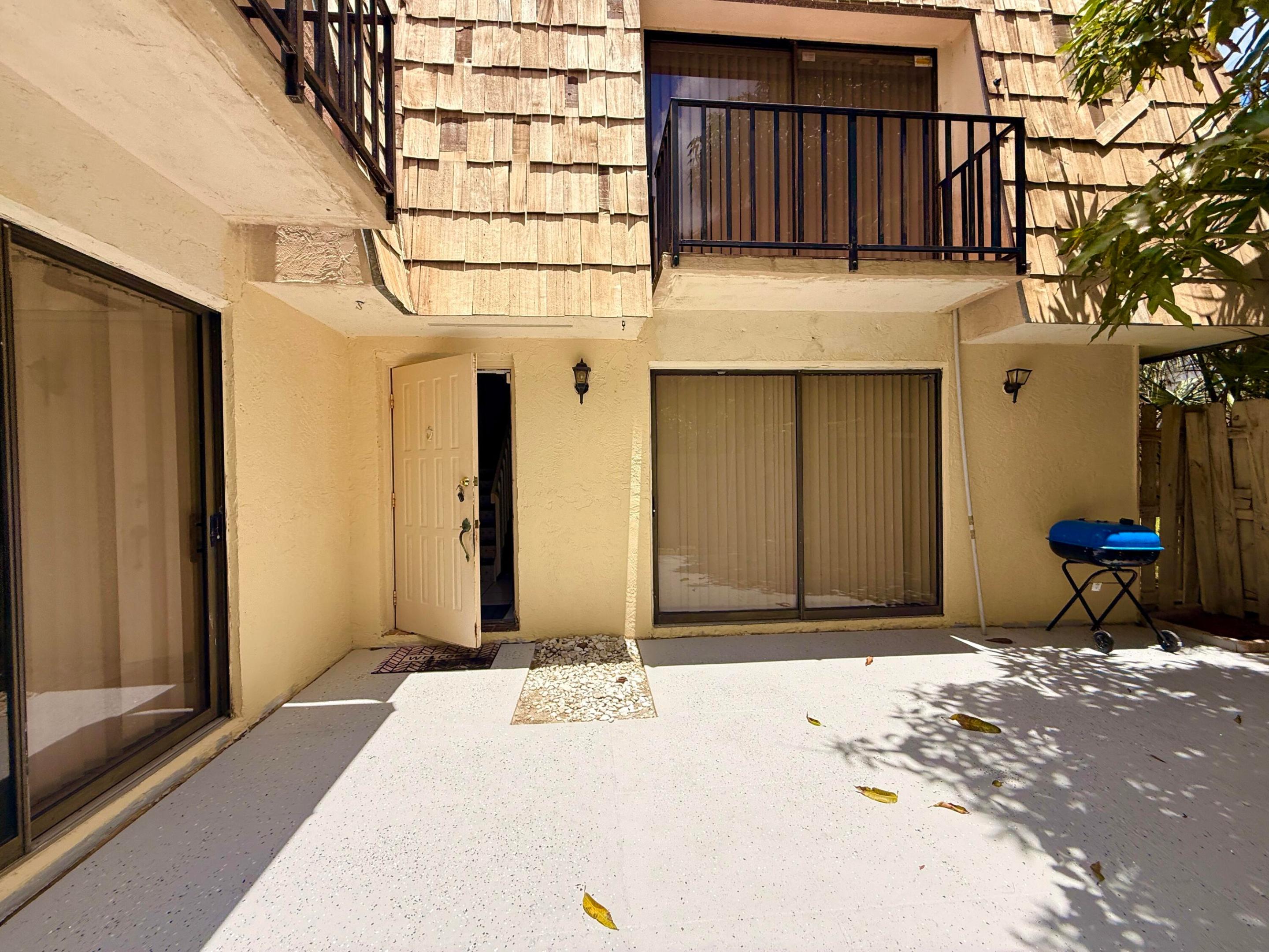 FOREST LAKES - Residential