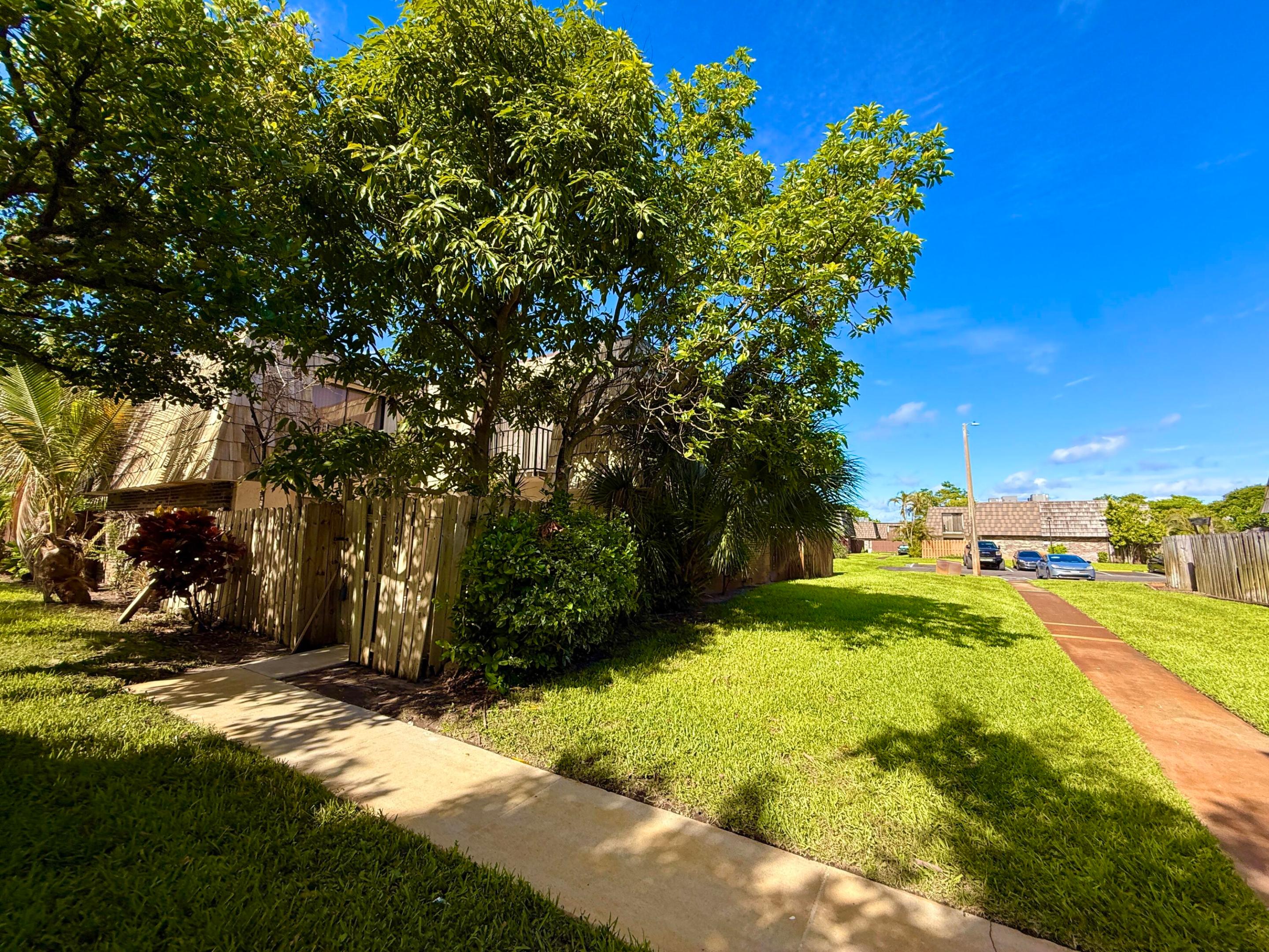 FOREST LAKES - Residential