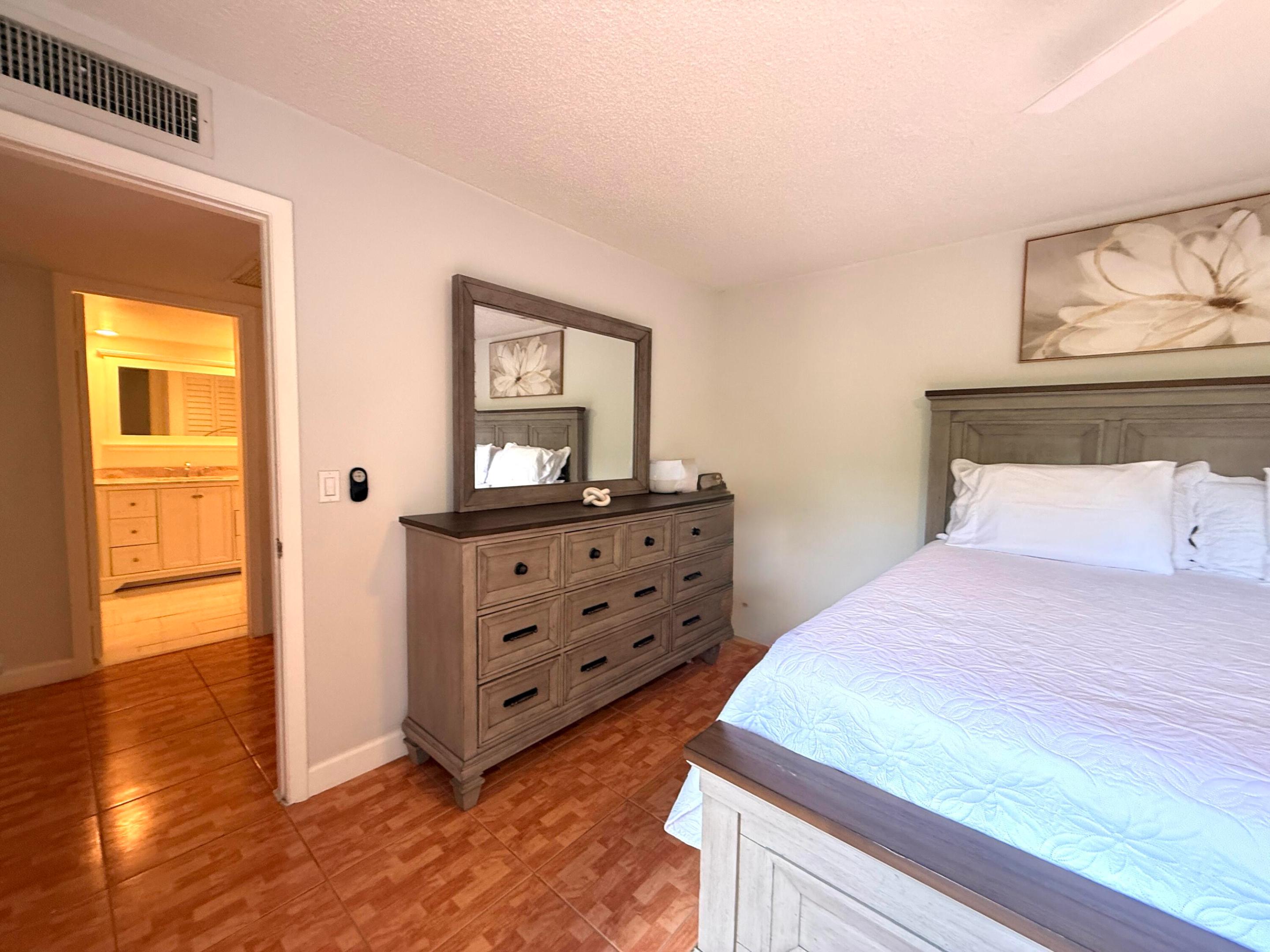 FOREST LAKES - Residential