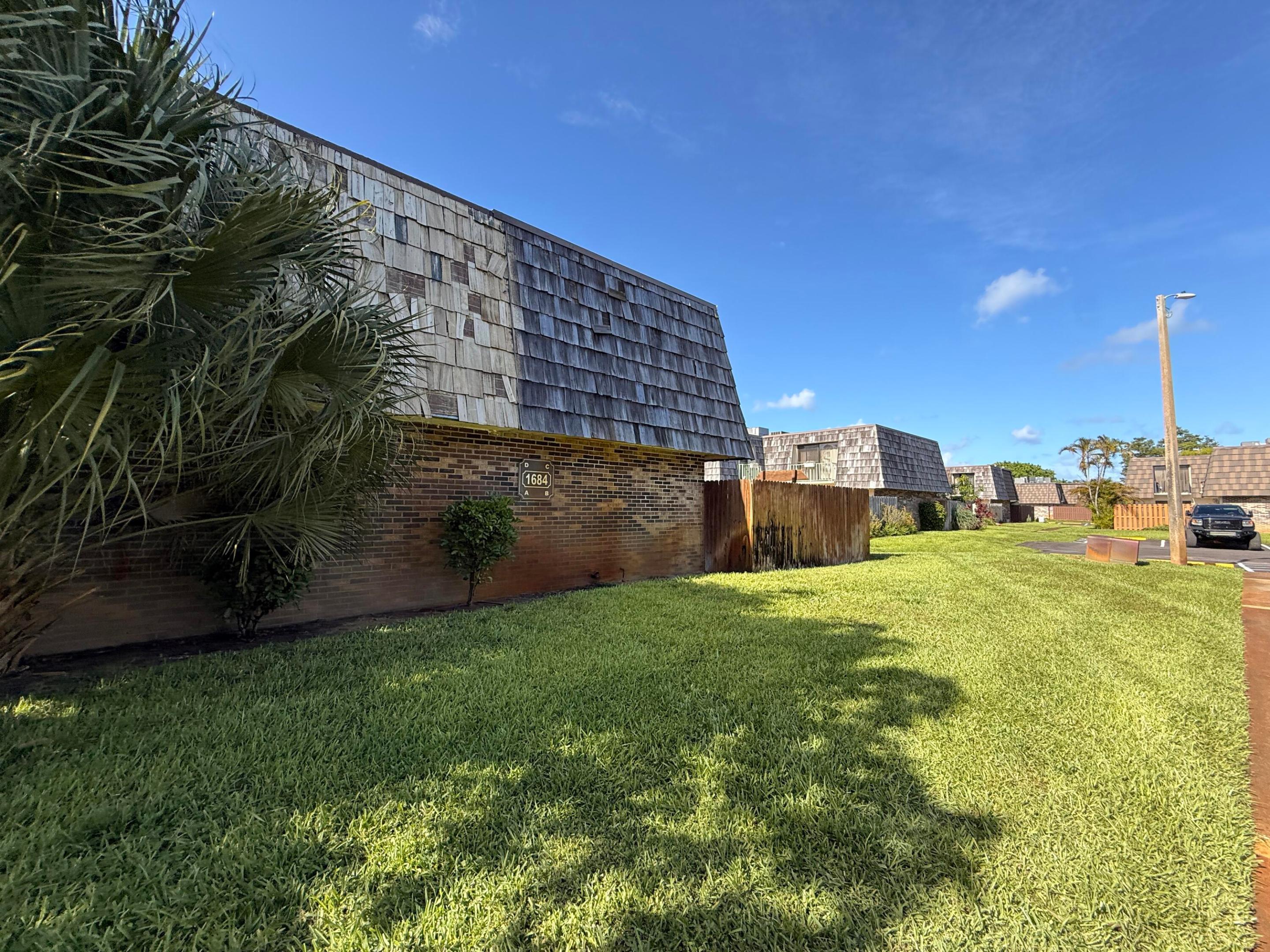 FOREST LAKES - Residential