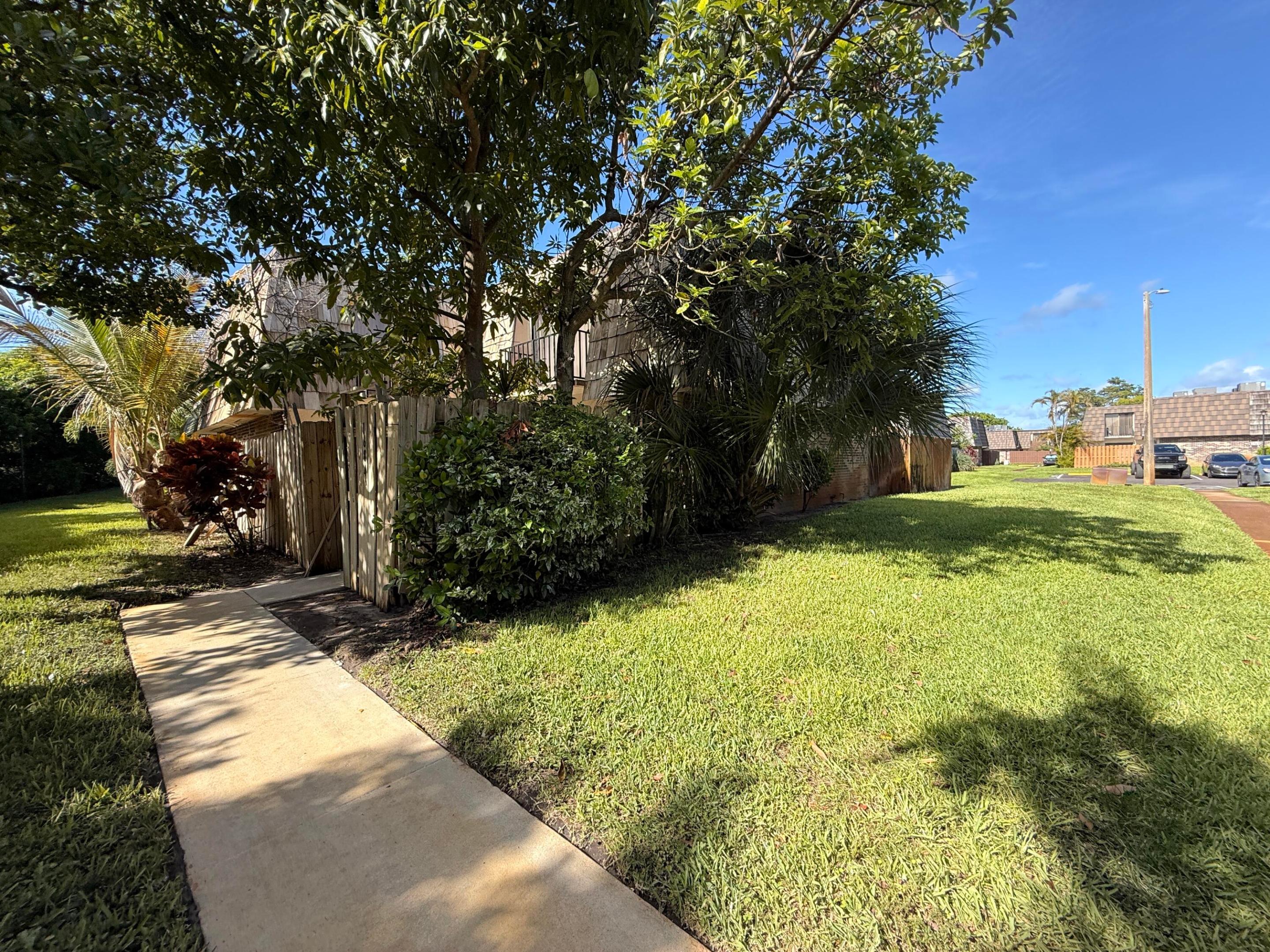 FOREST LAKES - Residential