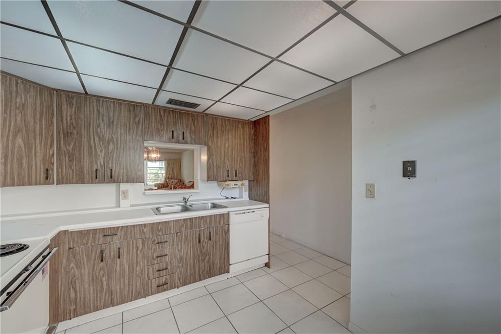 WYNMOOR VILLAGE - Residential