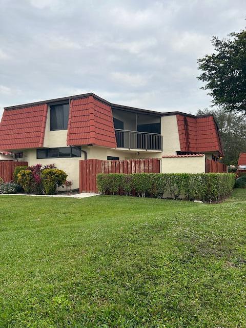 ready to move in , bright and airy, withing walking distance to elementary  and middle school,. minutes to supermarkets.