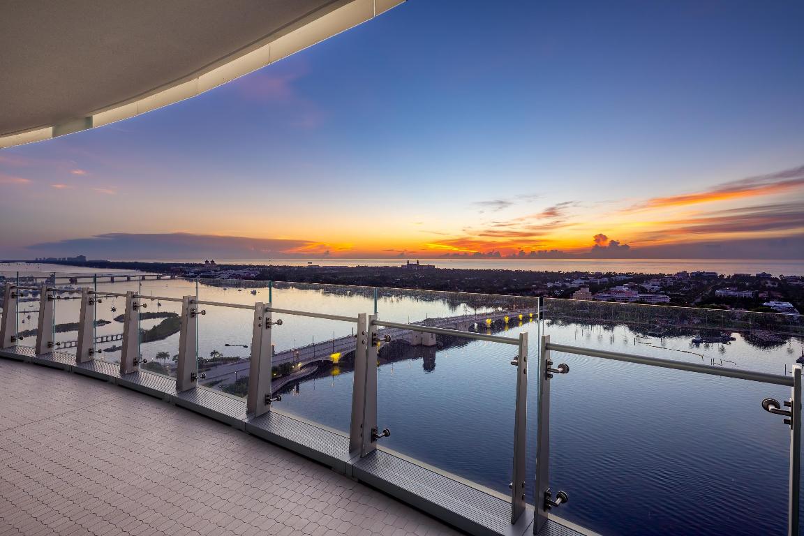 BRISTOL CONDO - Residential