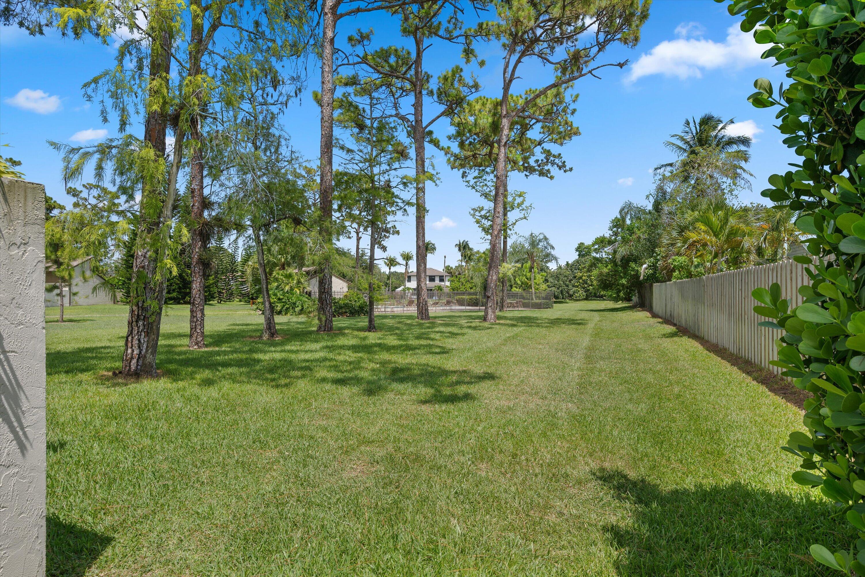 HIDDEN PINES OF WELLINGTON - Residential