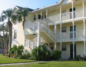 2ND FLOOR BEAUTY. NEWER CARPET, RANGE & MICROWAVE. LARGE WALK-IN CLOSET. BEAUTIFUL POOL, SUN DECK. LARGE EXTERIOR STORAGE. FITNESS CENTER. TENNIS COURT, CAR WASH. W/D IN UNIT. NEWER COMPLEX IN BEAUTIFUL BOCA DEL MAR COMMUNITY. SPACIOUS ONE BEDROOM.  LIVING/DINING AREA = 13 'X 22', KITCHEN = 8' X 9', MASTER BEDROOM = 11' X 13', BALCONY = 7' X 8'. . .WALK IN CLOSET. TWO SINKS IN BATHROOM.   Short sale requires addendum-''CRSP13.AA Short Sale Approval Addendum.''  ALSO INCLUDE CONDO ADDENDUM WITH CONTRACT.