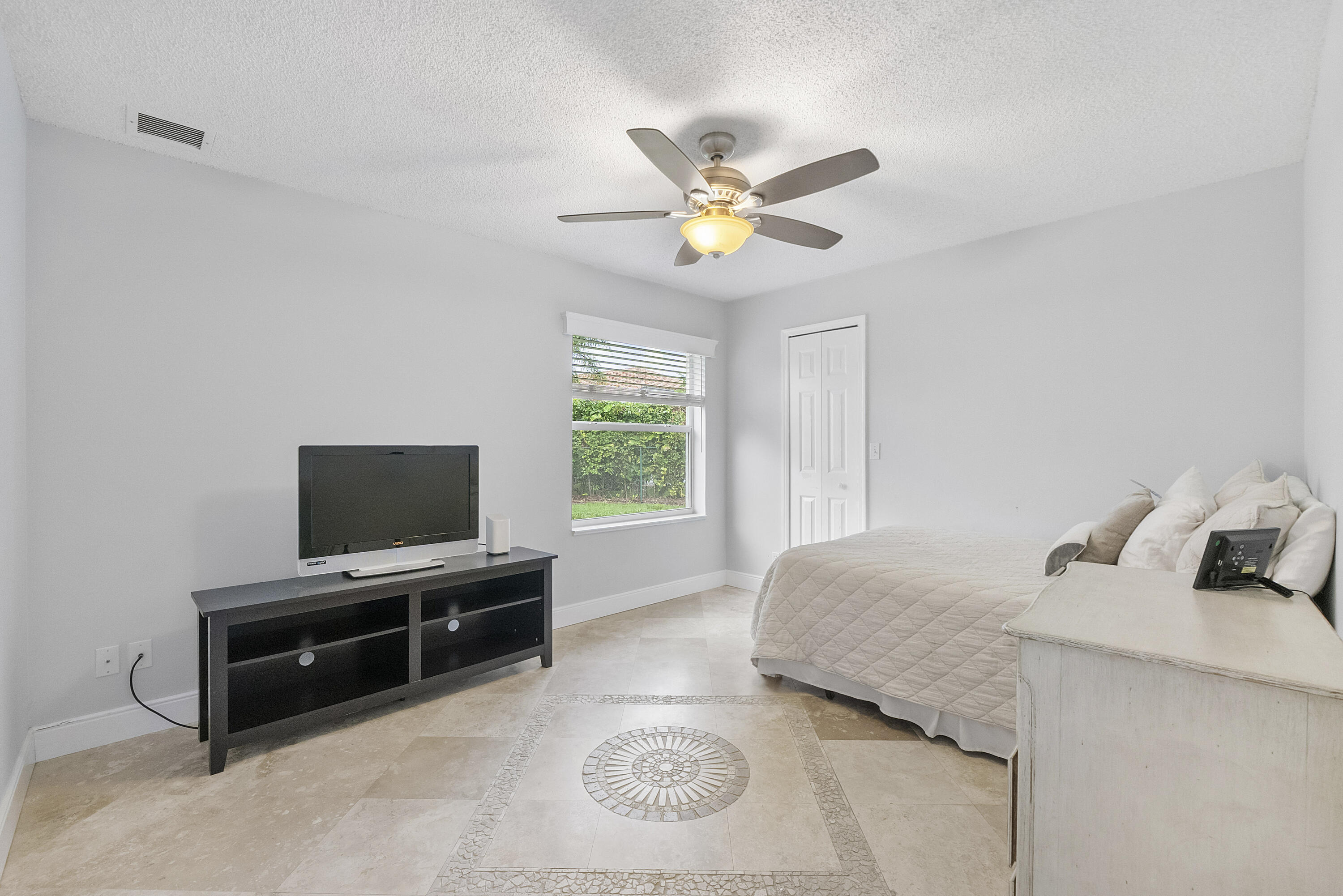 MEADOW RUN - Residential