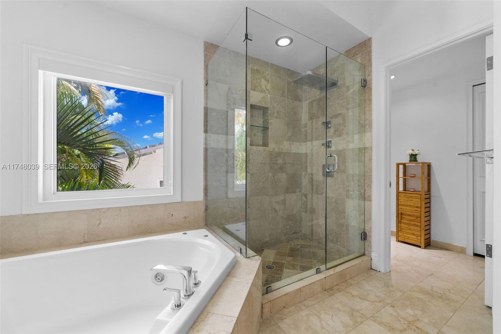 G B VILLAS - Residential