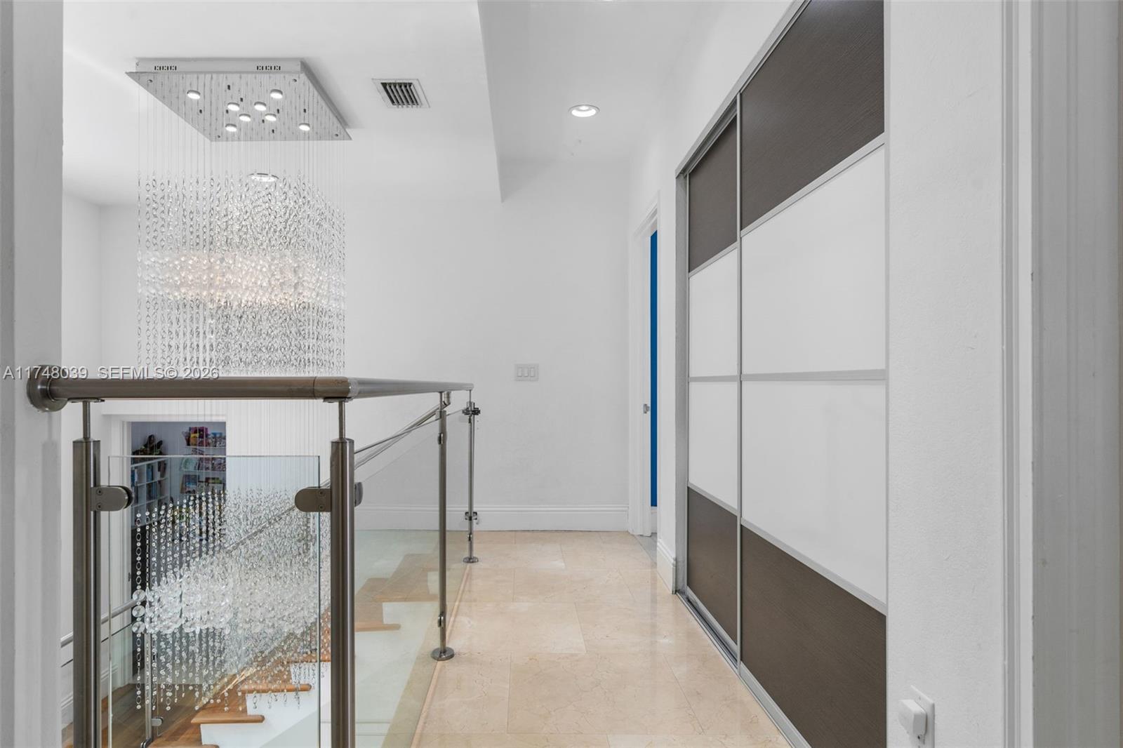 G B VILLAS - Residential