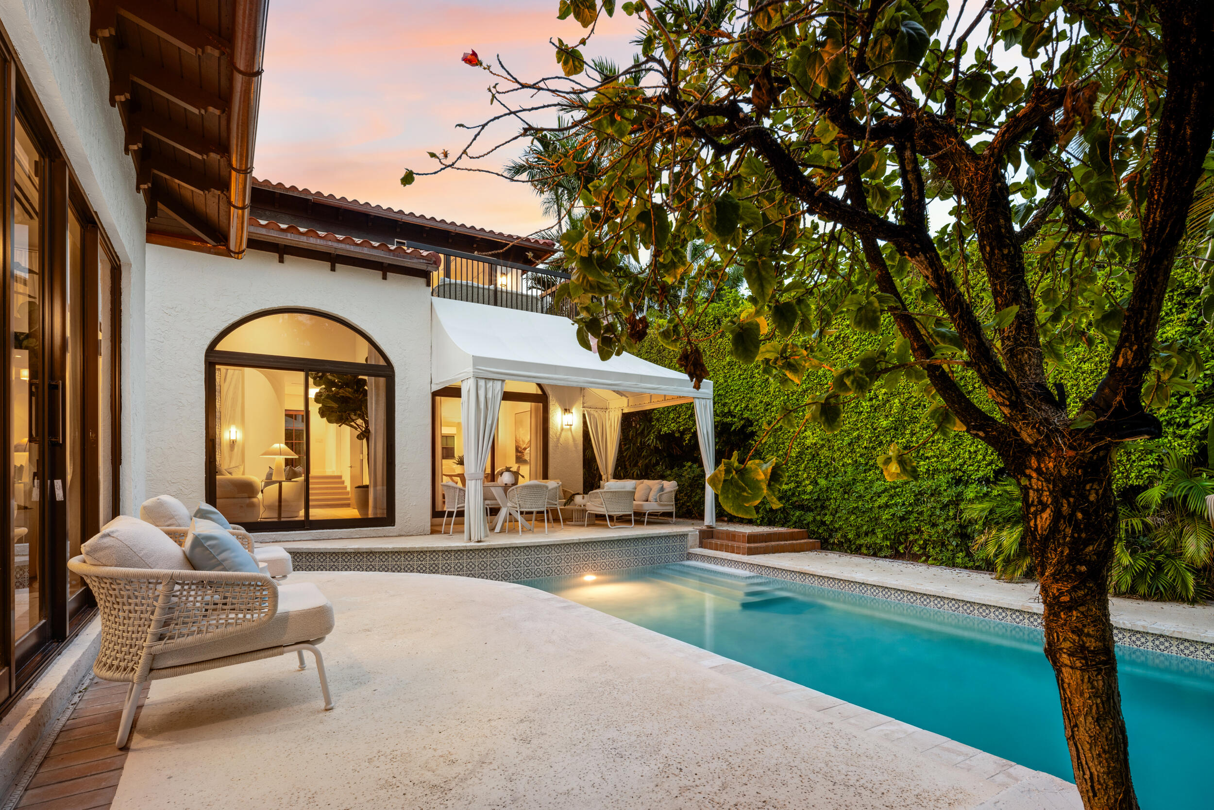 OCEAN PARK H W ROBBINS - Residential