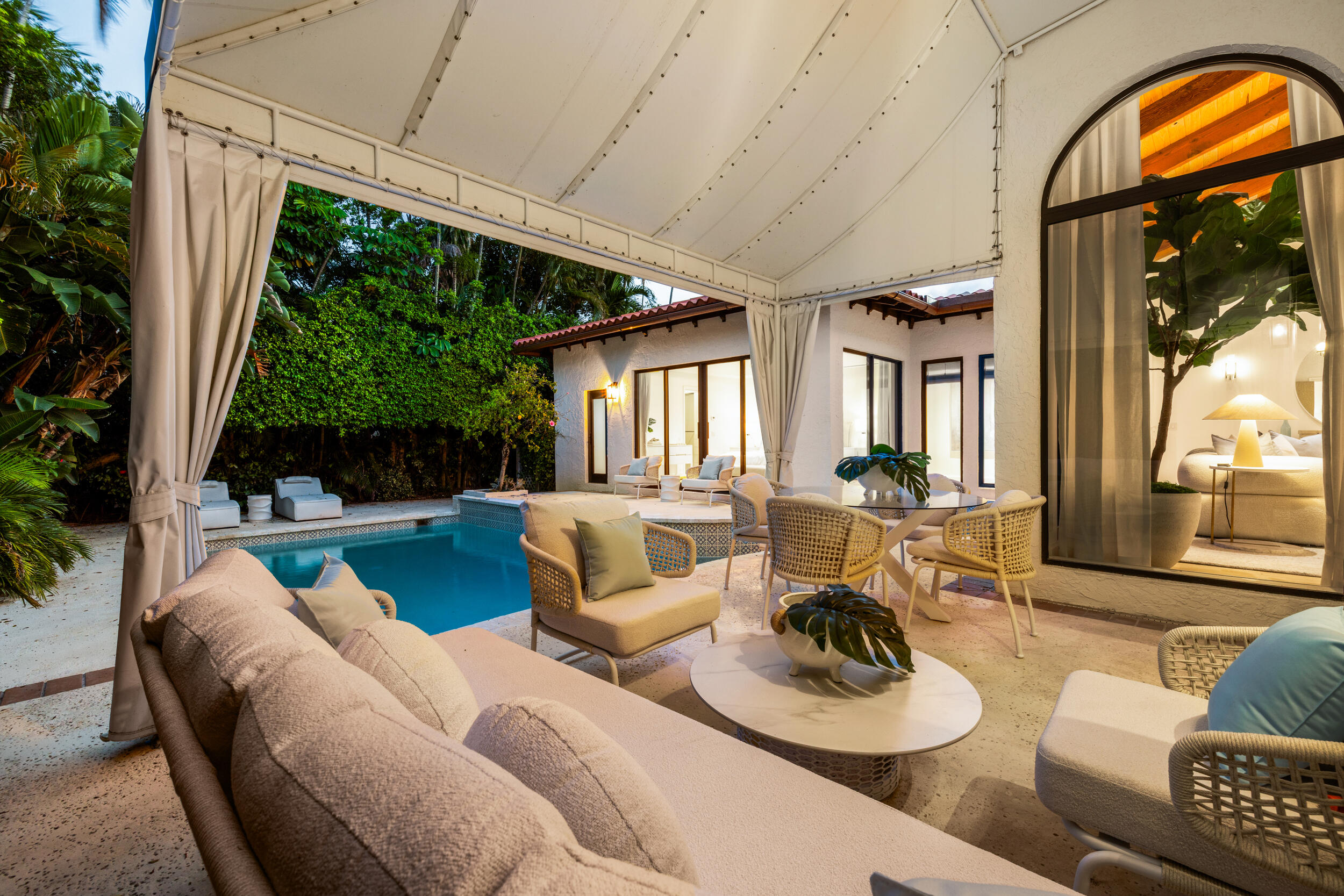 OCEAN PARK H W ROBBINS - Residential
