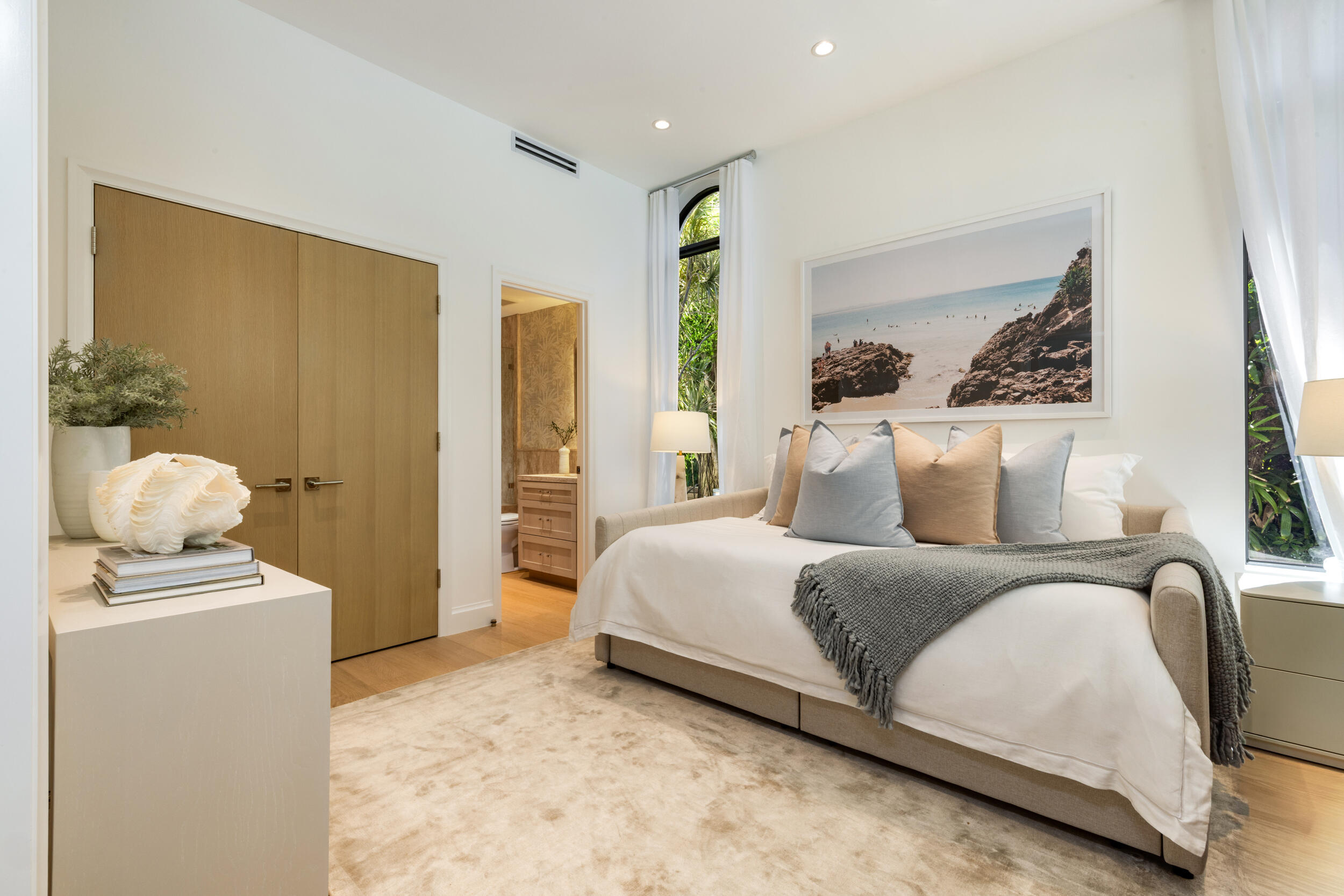 OCEAN PARK H W ROBBINS - Residential