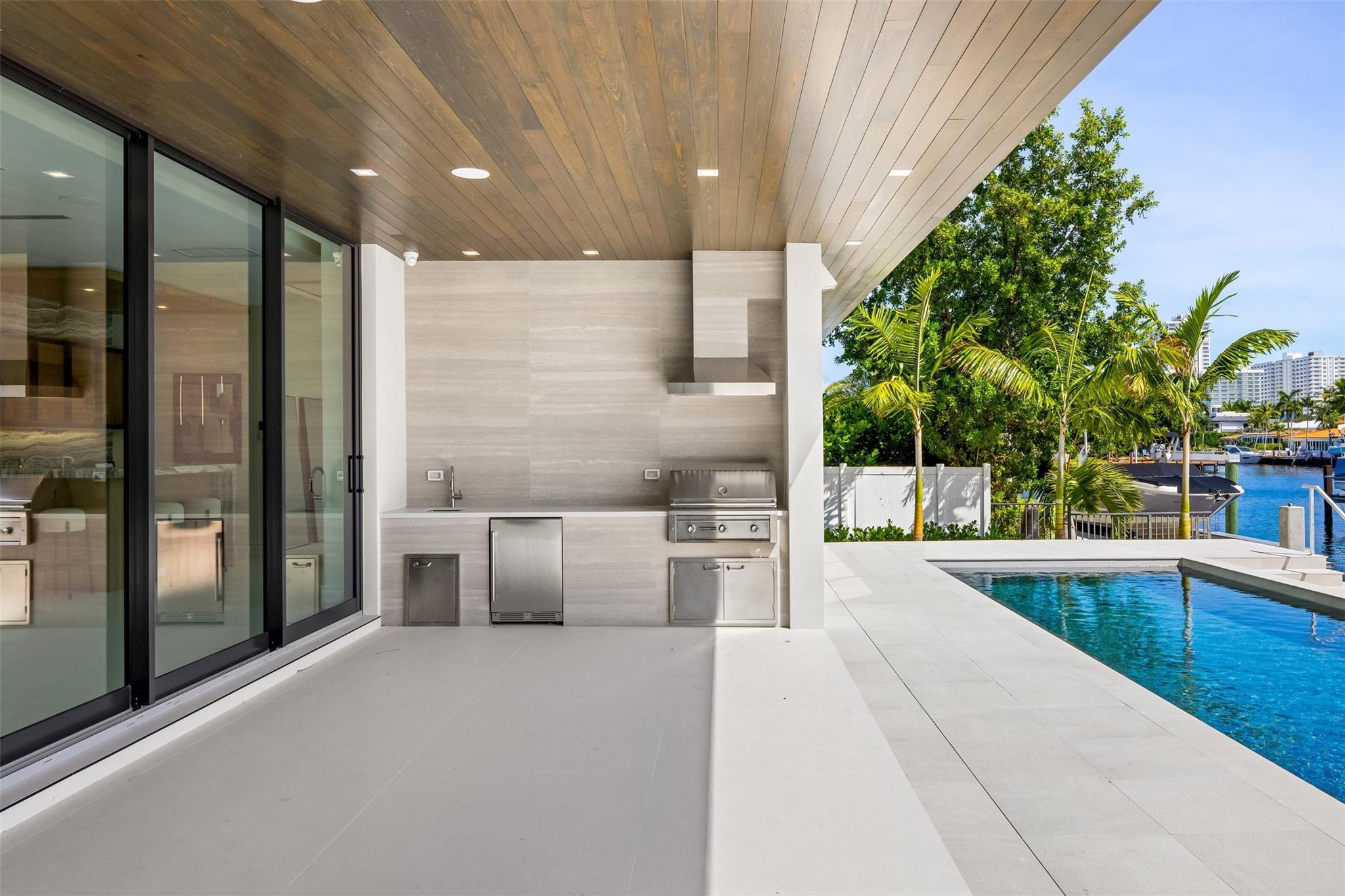 CORAL RIDGE COUNTRY CLUB - Residential