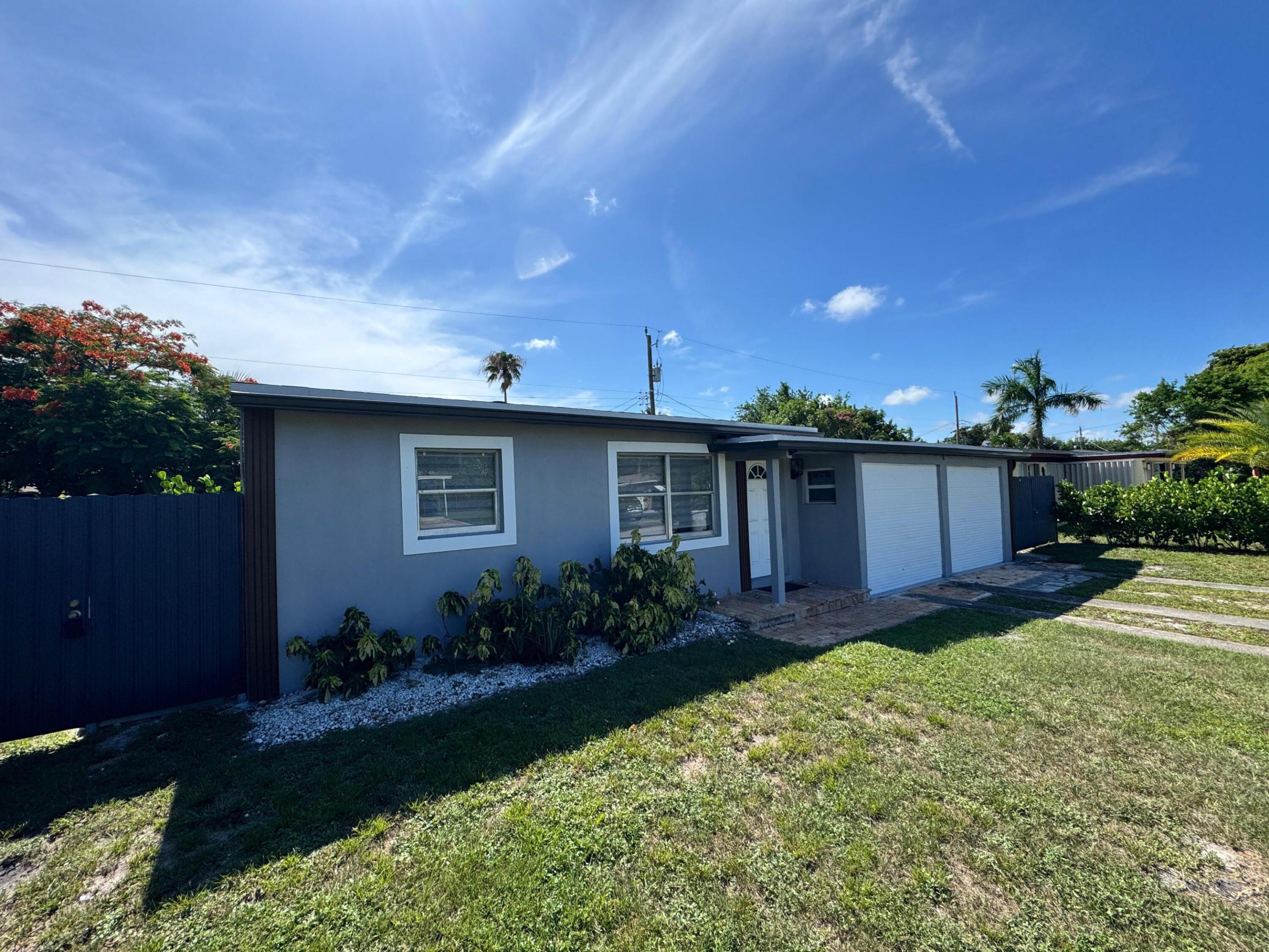 COLLIER MANOR 2ND ADD - Residential