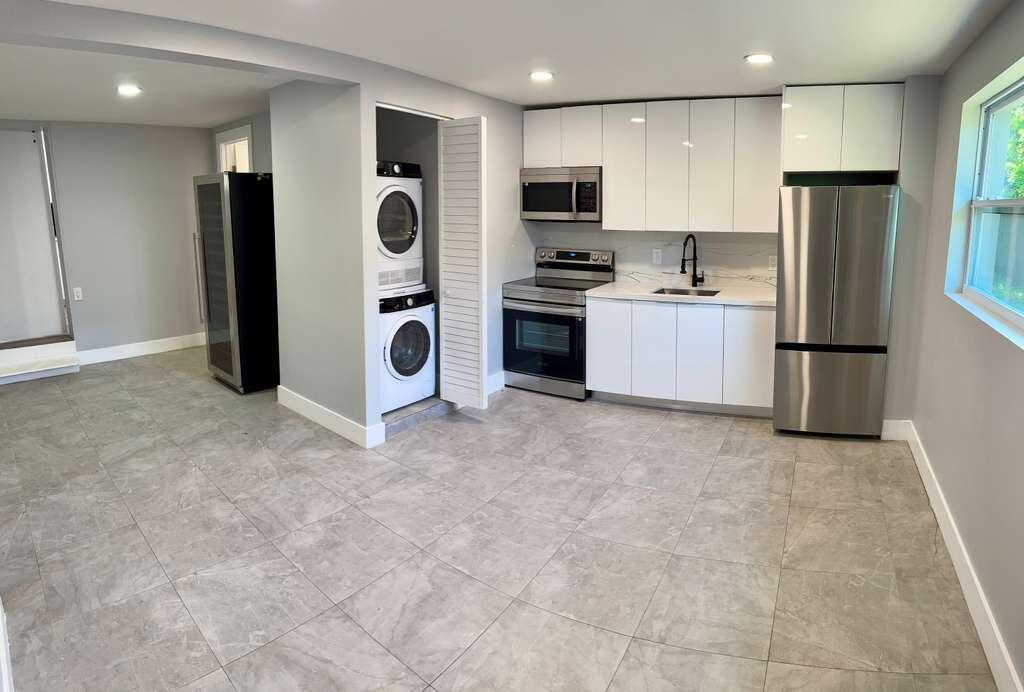 COLLIER MANOR 2ND ADD - Residential