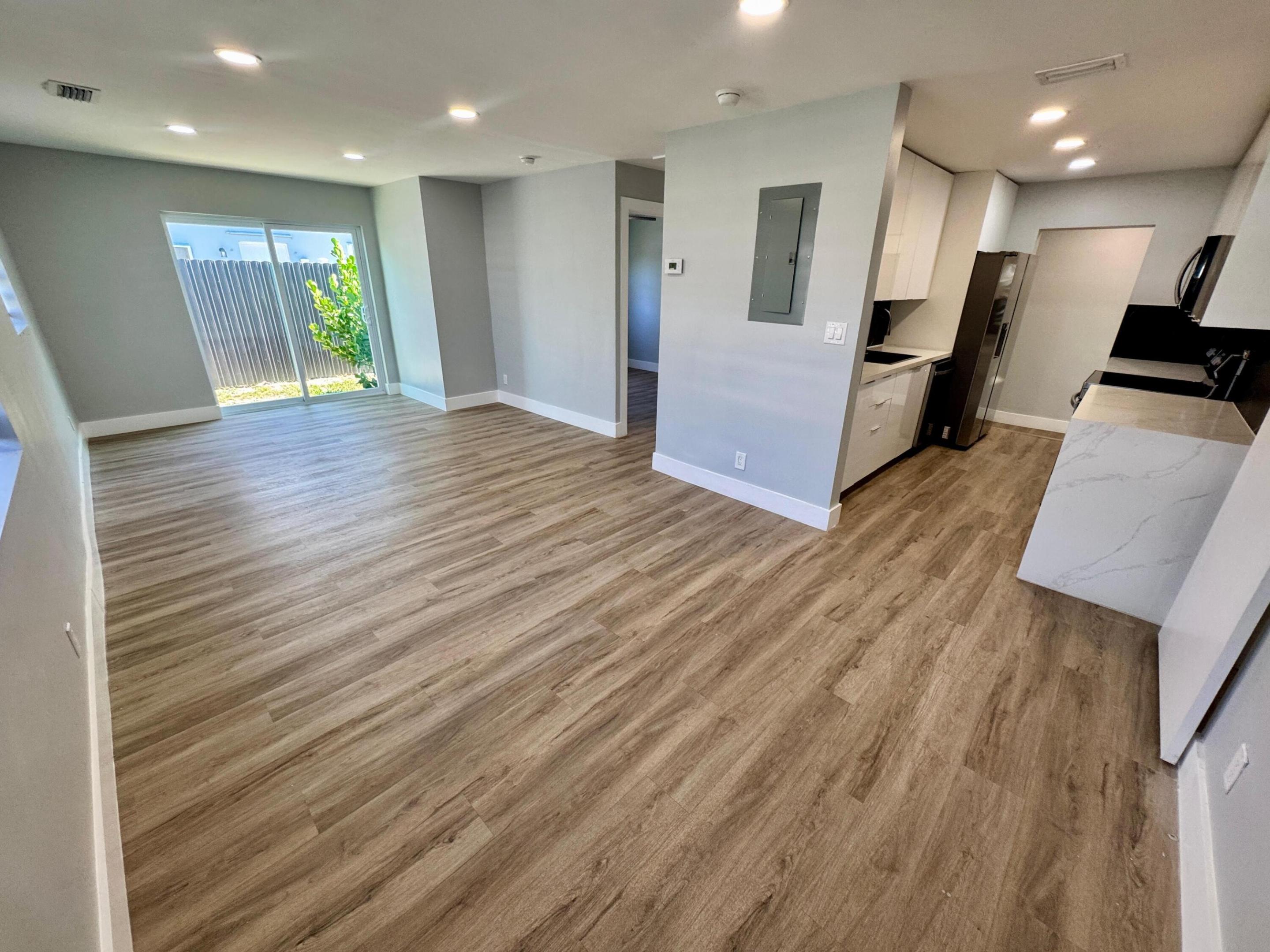 COLLIER MANOR 2ND ADD - Residential