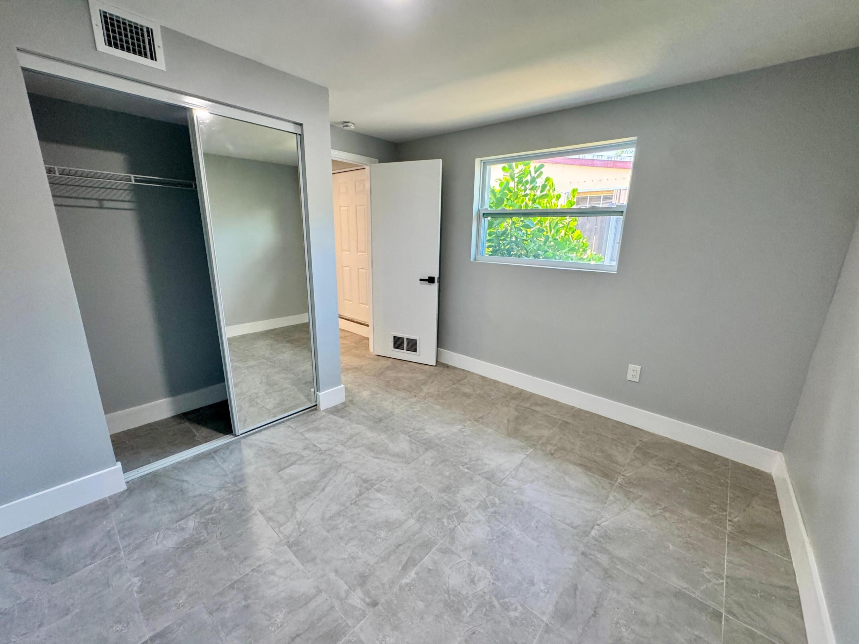 COLLIER MANOR 2ND ADD - Residential