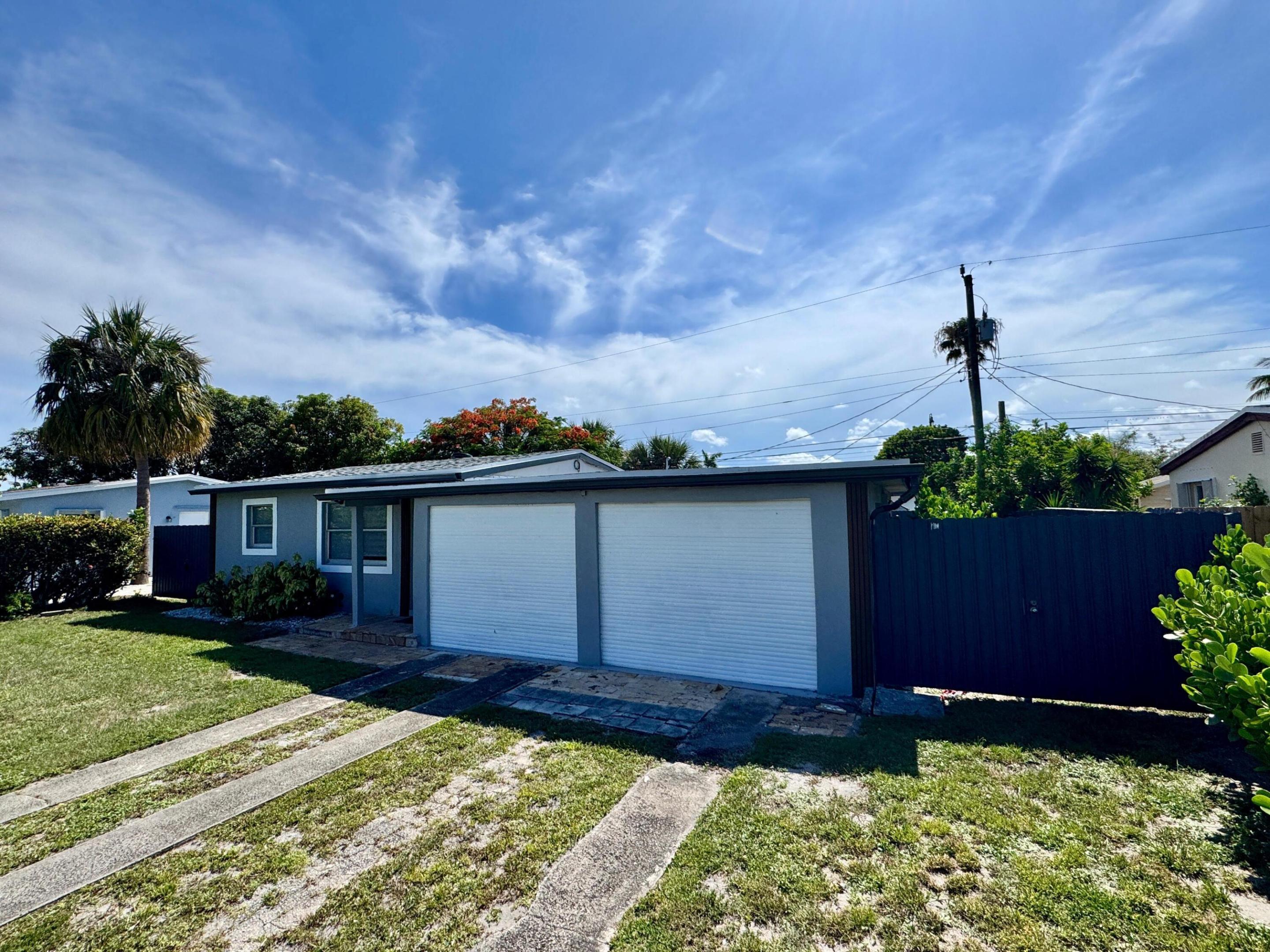COLLIER MANOR 2ND ADD - Residential
