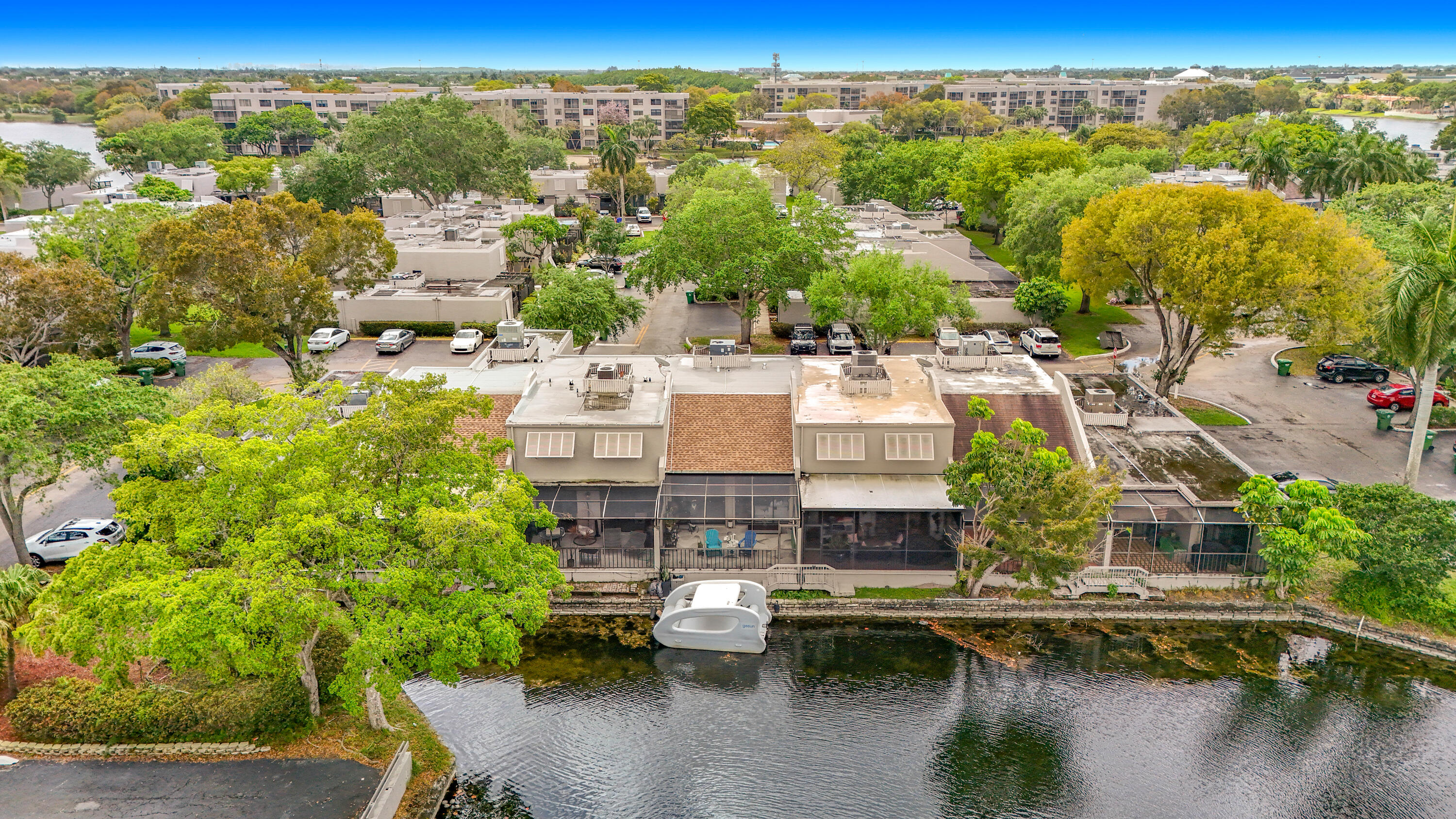 VILLAS LAKES - Residential Lease