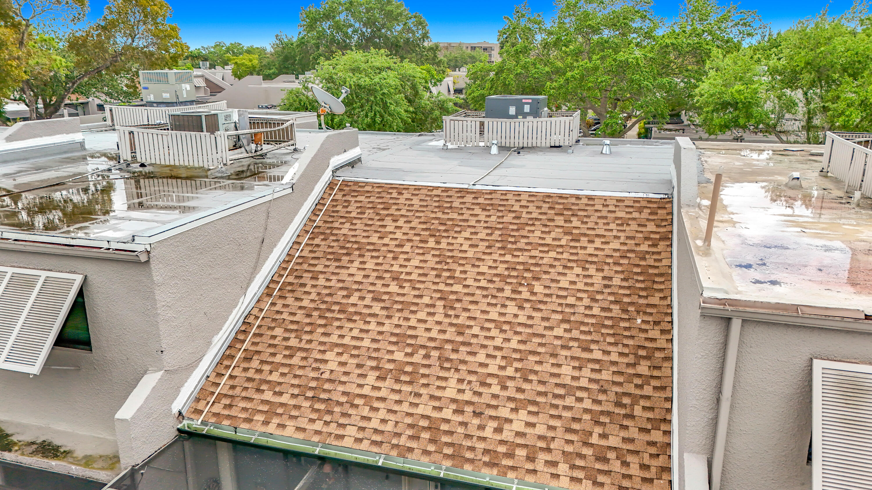 VILLAS LAKES - Residential Lease