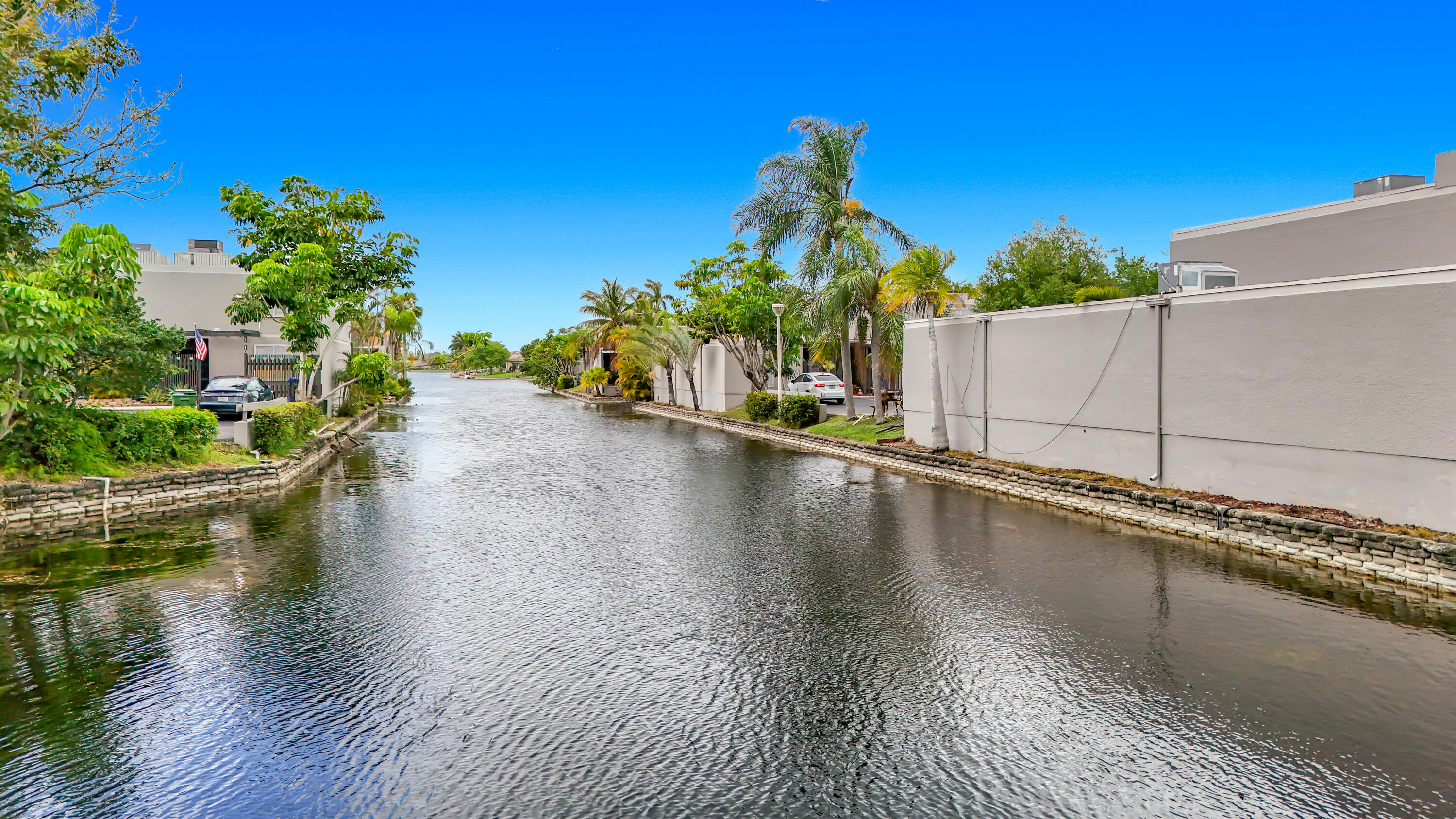 VILLAS LAKES - Residential Lease