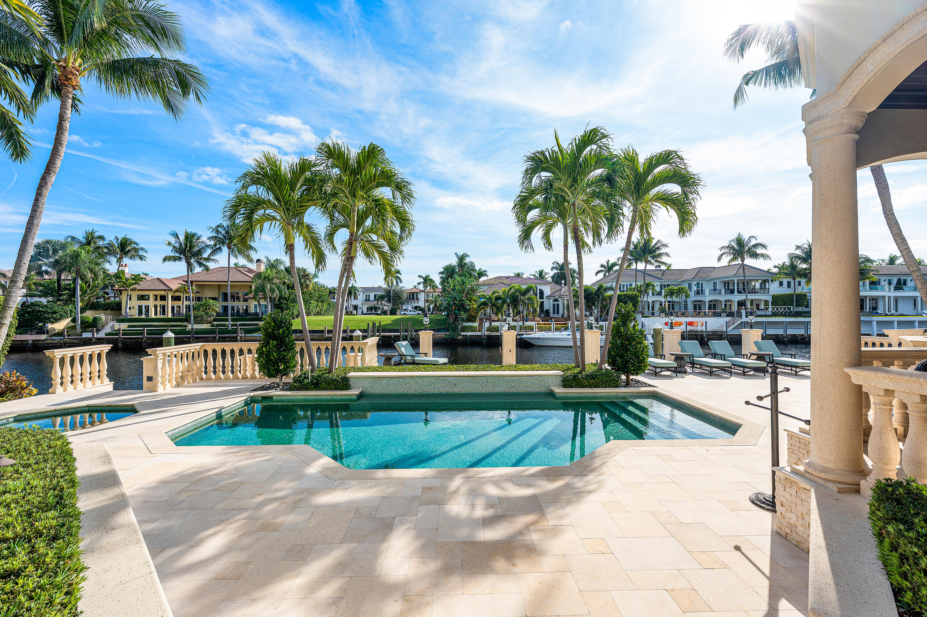 ROYAL PALM YACHT & COUNTRY CLUB - Residential